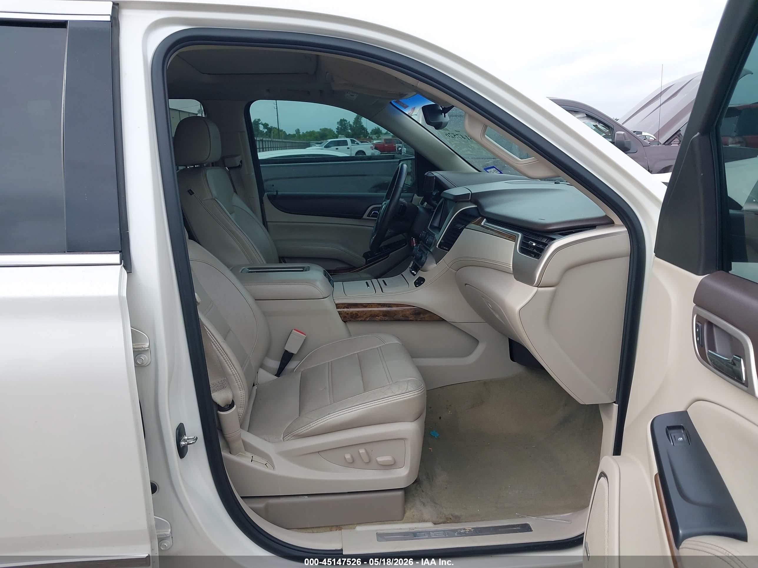 2015 Gmc Yukon Xl 1500 Denali White vin: 1GKS1JKJ3FR738496