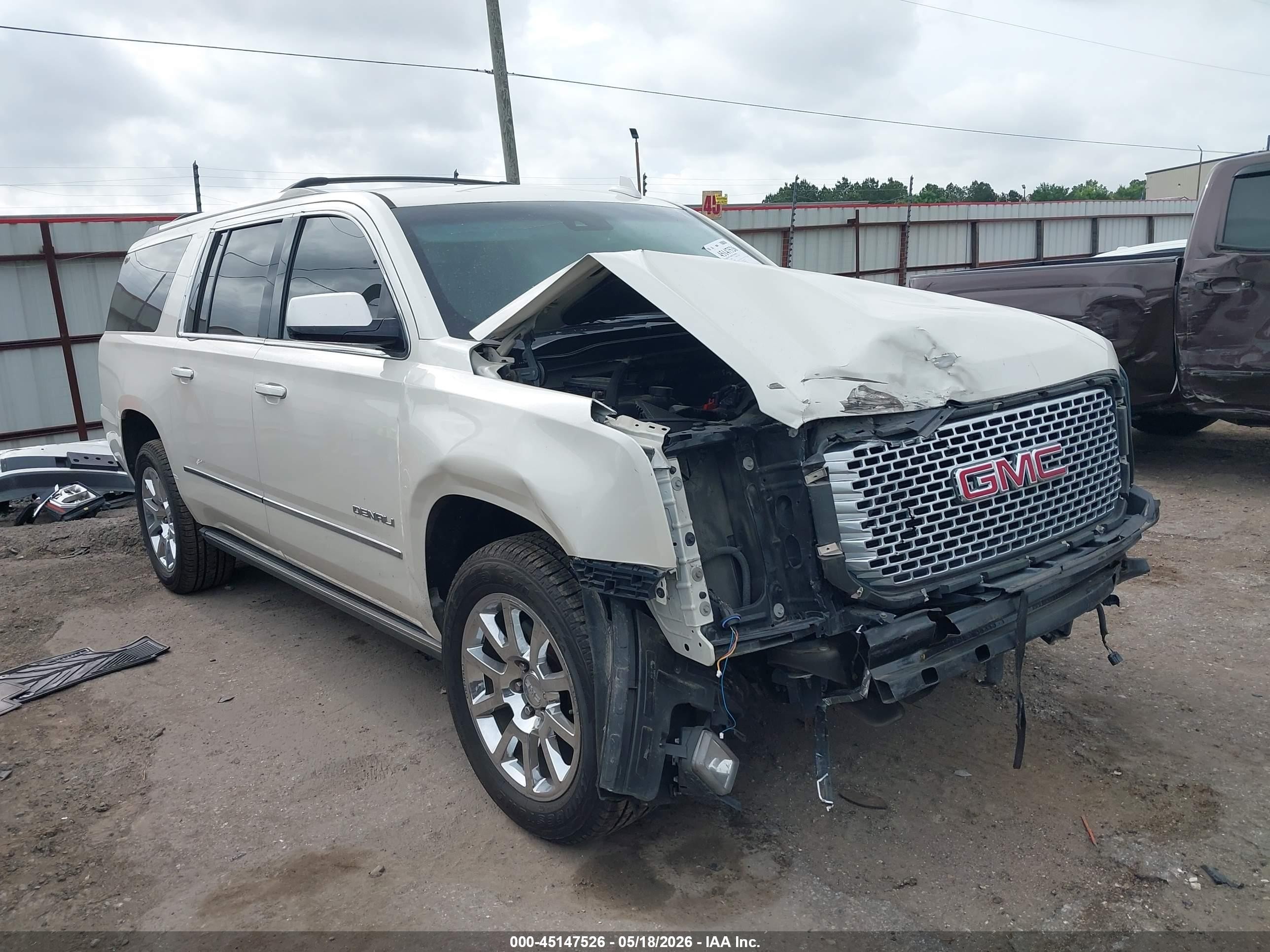 2015 Gmc Yukon Xl 1500 Denali White vin: 1GKS1JKJ3FR738496