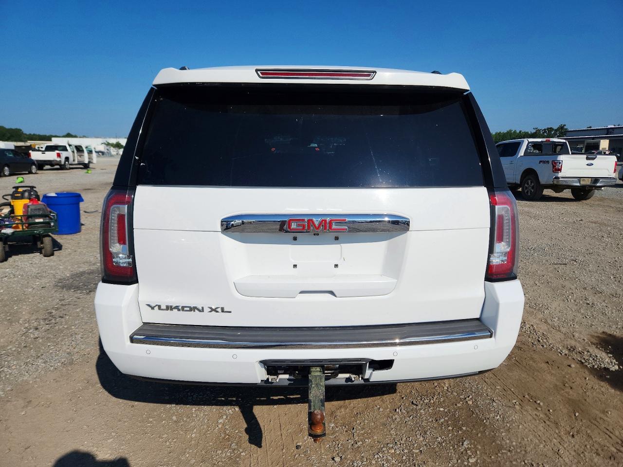 2015 Gmc Yukon Xl Denali White vin: 1GKS1JKJ4FR726485