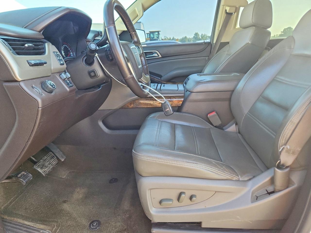 2015 Gmc Yukon Xl Denali White vin: 1GKS1JKJ4FR726485