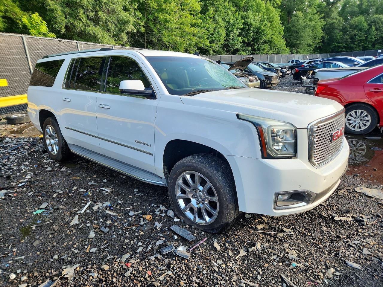 2015 Gmc Yukon Xl Denali White vin: 1GKS1JKJ8FR164056