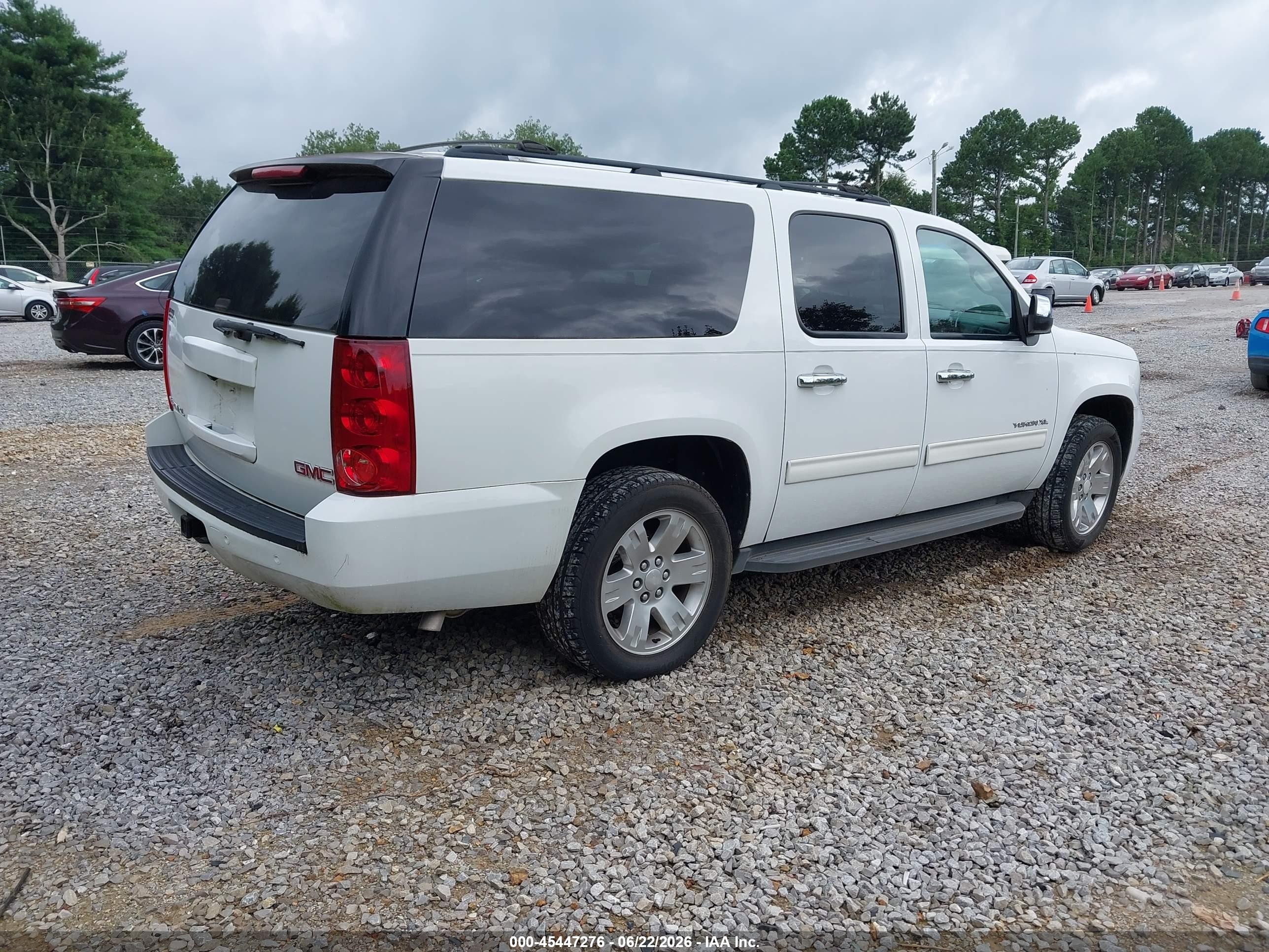 2014 Gmc Yukon Xl 1500 Slt White vin: 1GKS1KE01ER118043