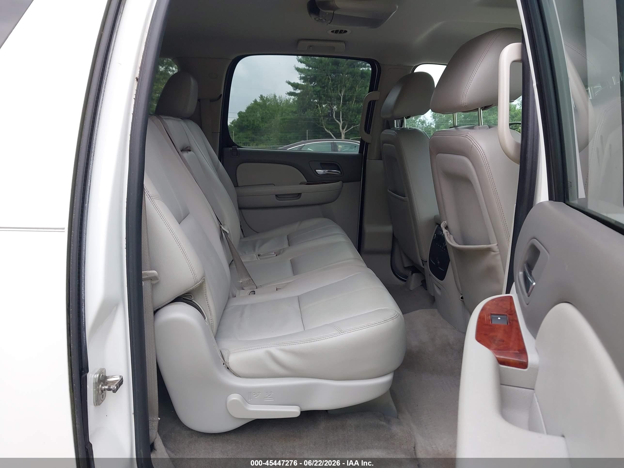 2014 Gmc Yukon Xl 1500 Slt White vin: 1GKS1KE01ER118043
