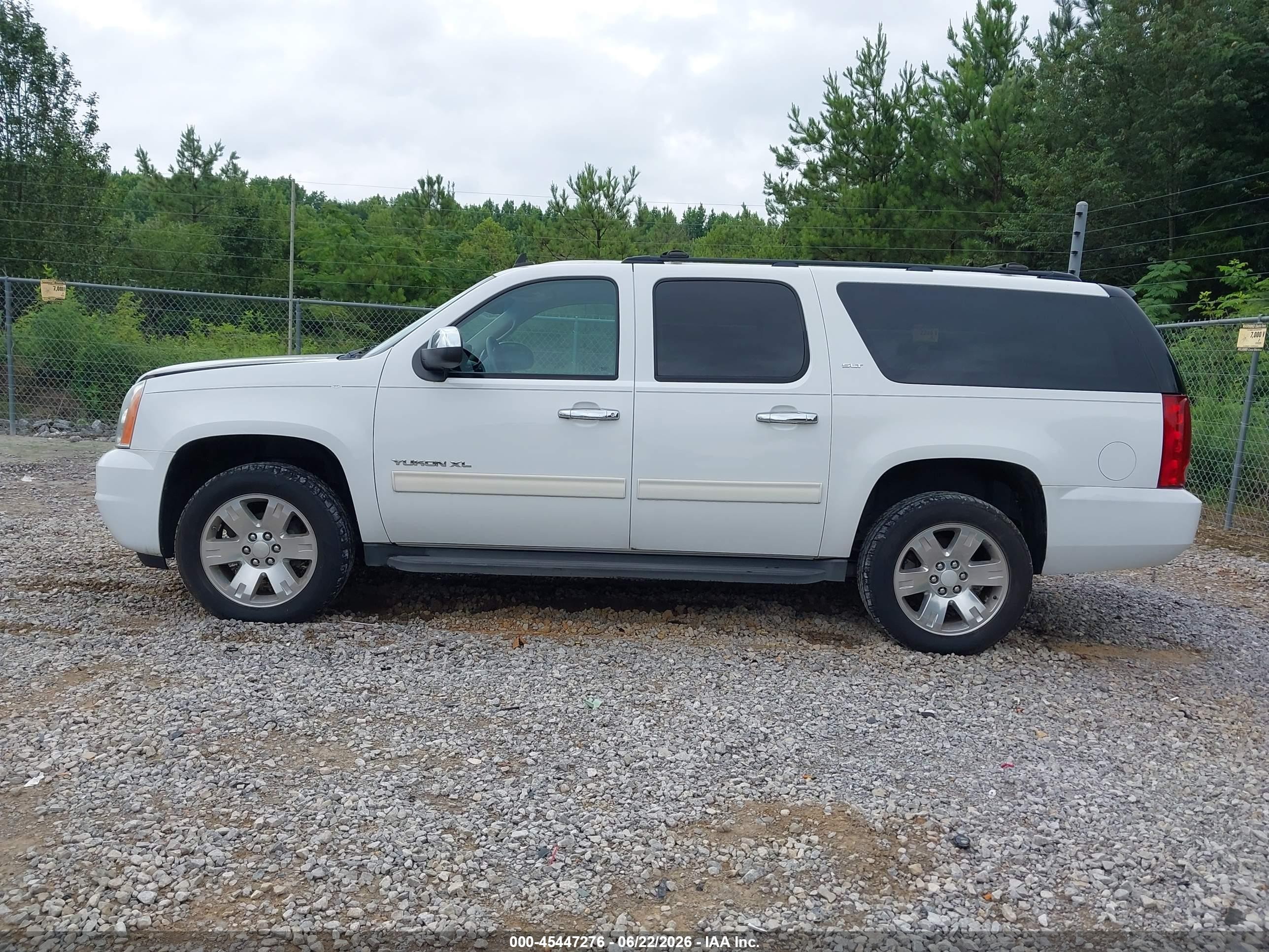 2014 Gmc Yukon Xl 1500 Slt White vin: 1GKS1KE01ER118043