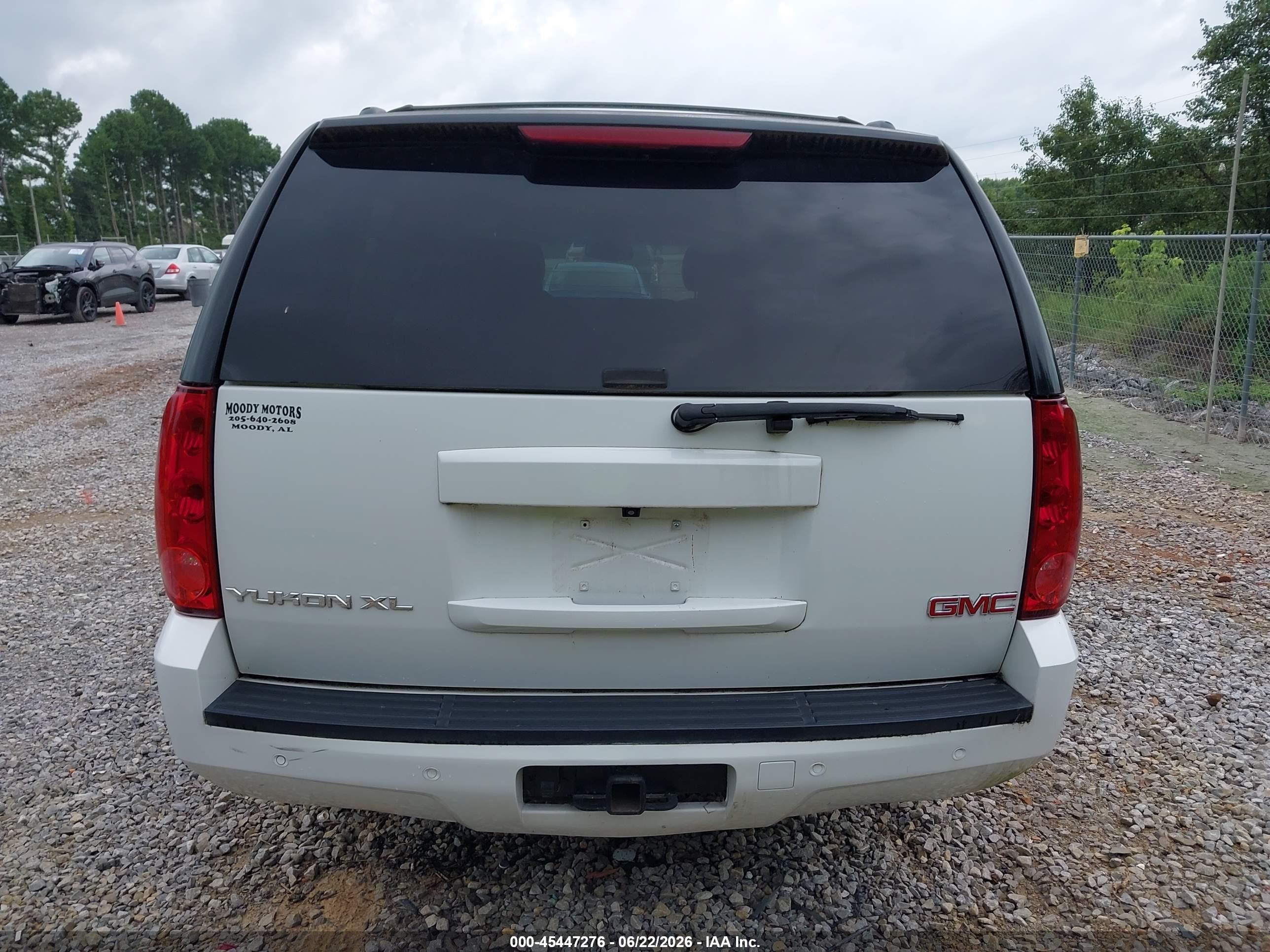 2014 Gmc Yukon Xl 1500 Slt White vin: 1GKS1KE01ER118043
