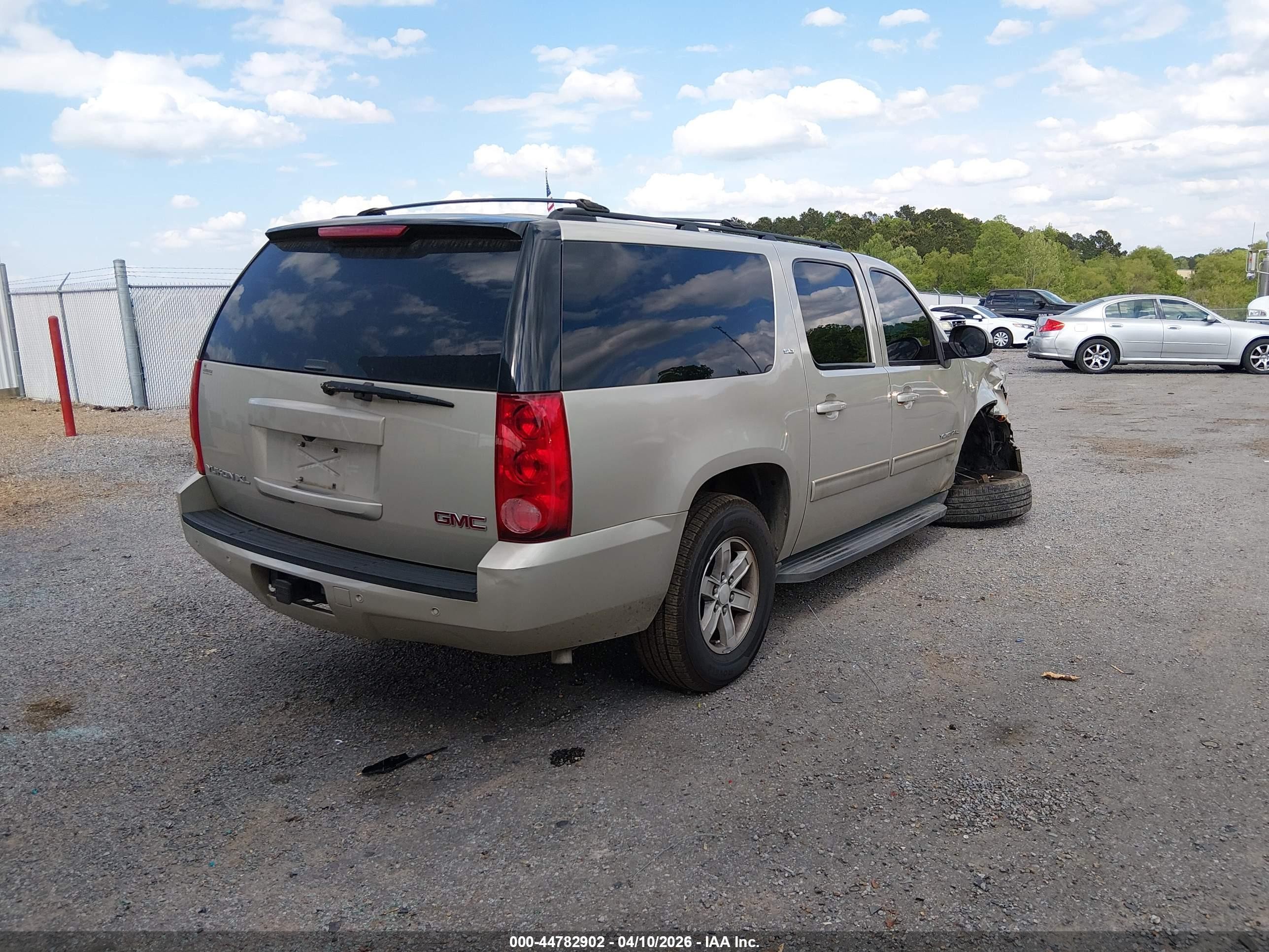 2013 Gmc Yukon Xl 1500 Slt Gold vin: 1GKS1KE03DR347399
