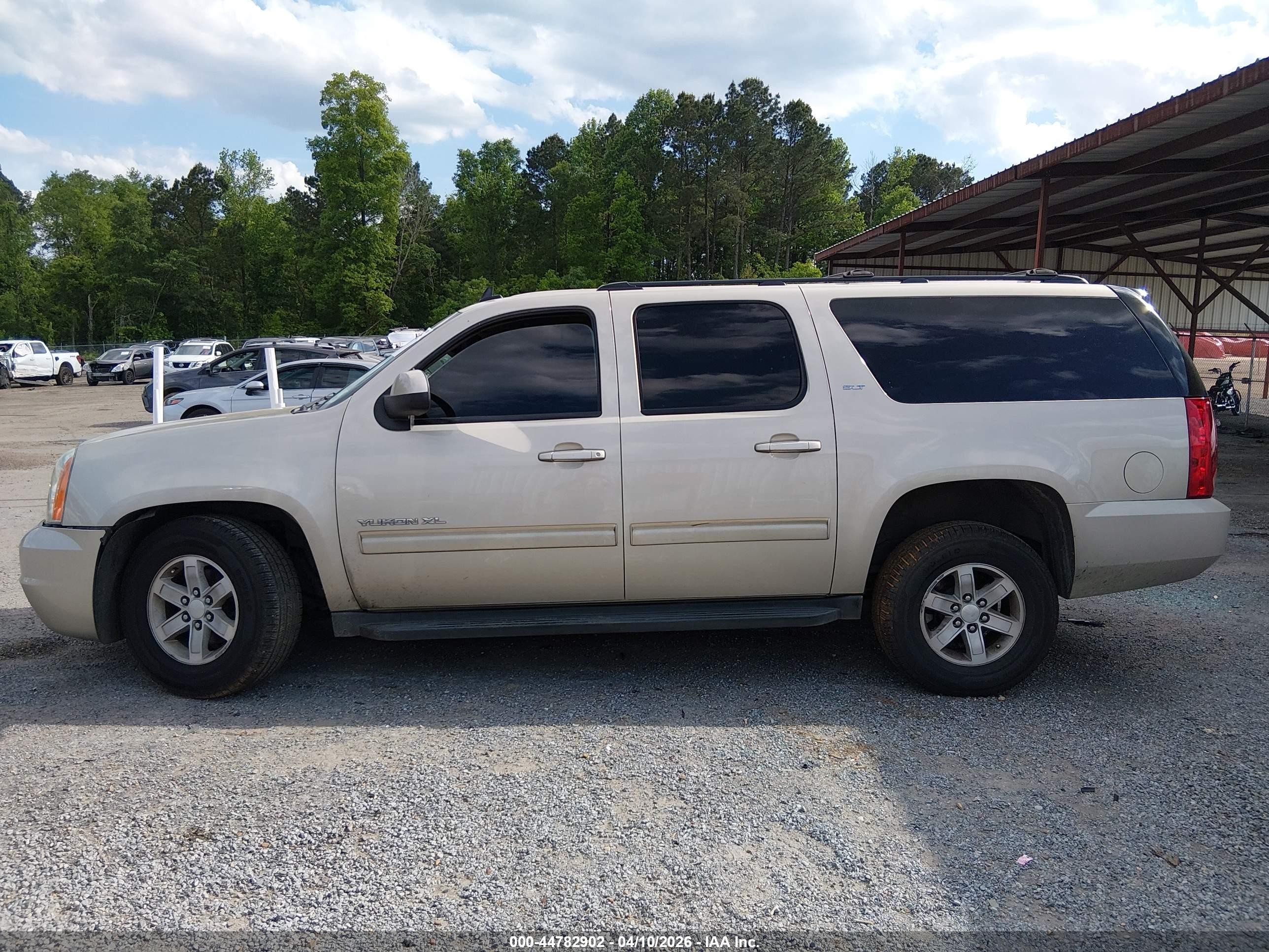 2013 Gmc Yukon Xl 1500 Slt Gold vin: 1GKS1KE03DR347399