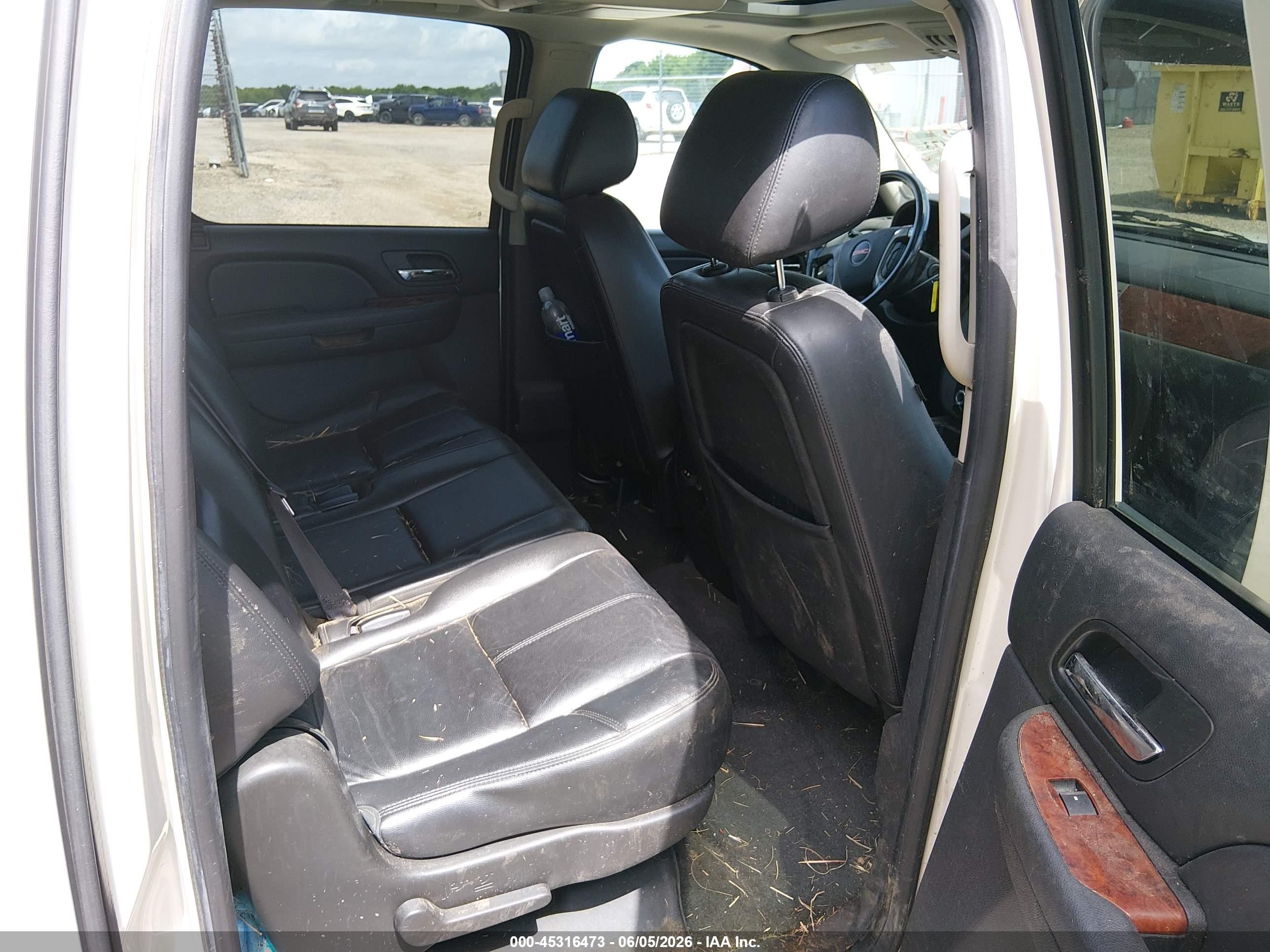 2014 Gmc Yukon Xl 1500 Slt White vin: 1GKS1KE03ER137693