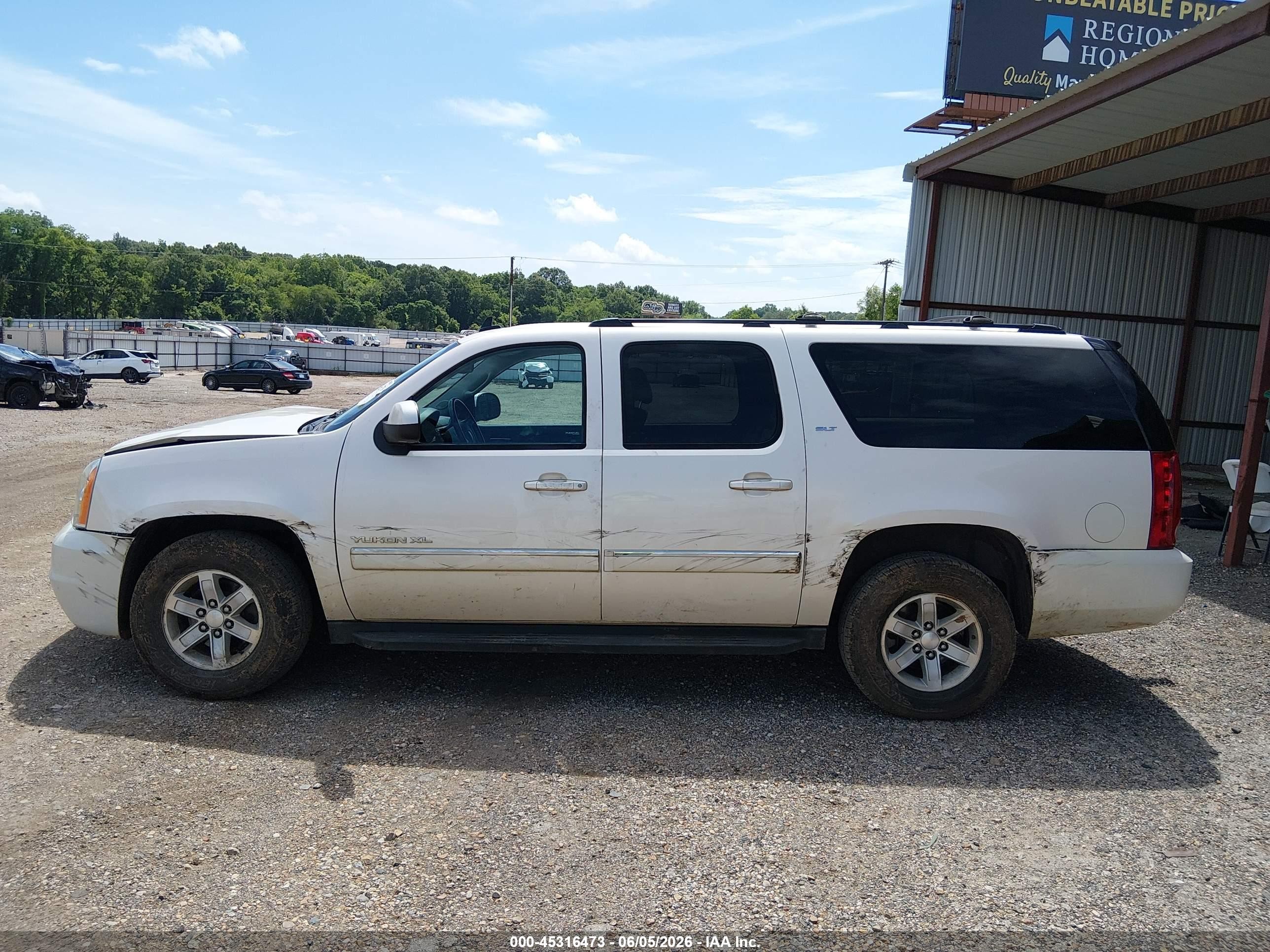 2014 Gmc Yukon Xl 1500 Slt White vin: 1GKS1KE03ER137693