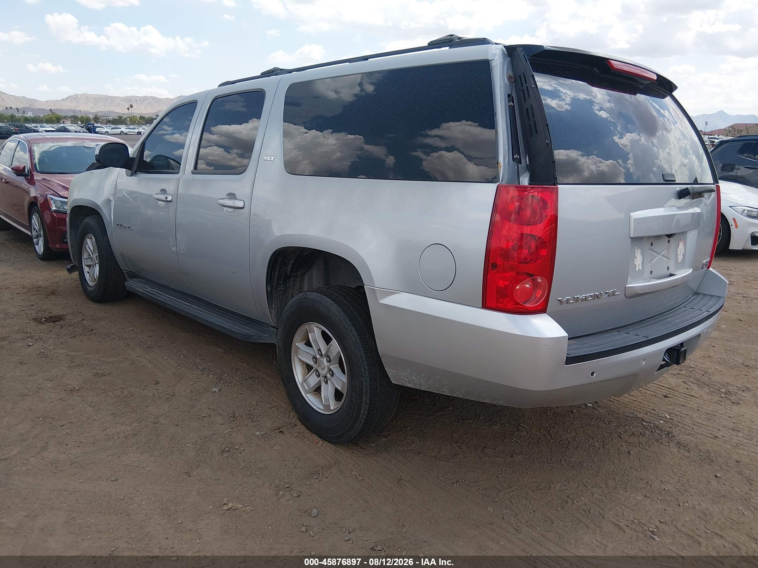 2013 Gmc Yukon Xl 1500 Slt Silver vin: 1GKS1KE08DR301325