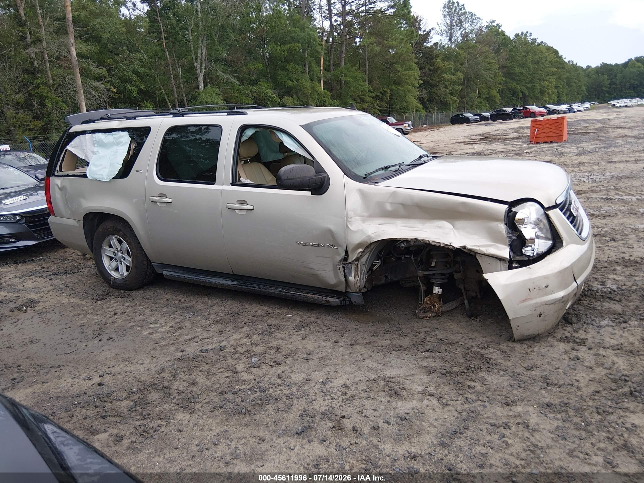 2013 Gmc Yukon Xl 1500 Slt Beige vin: 1GKS1KE08DR303446