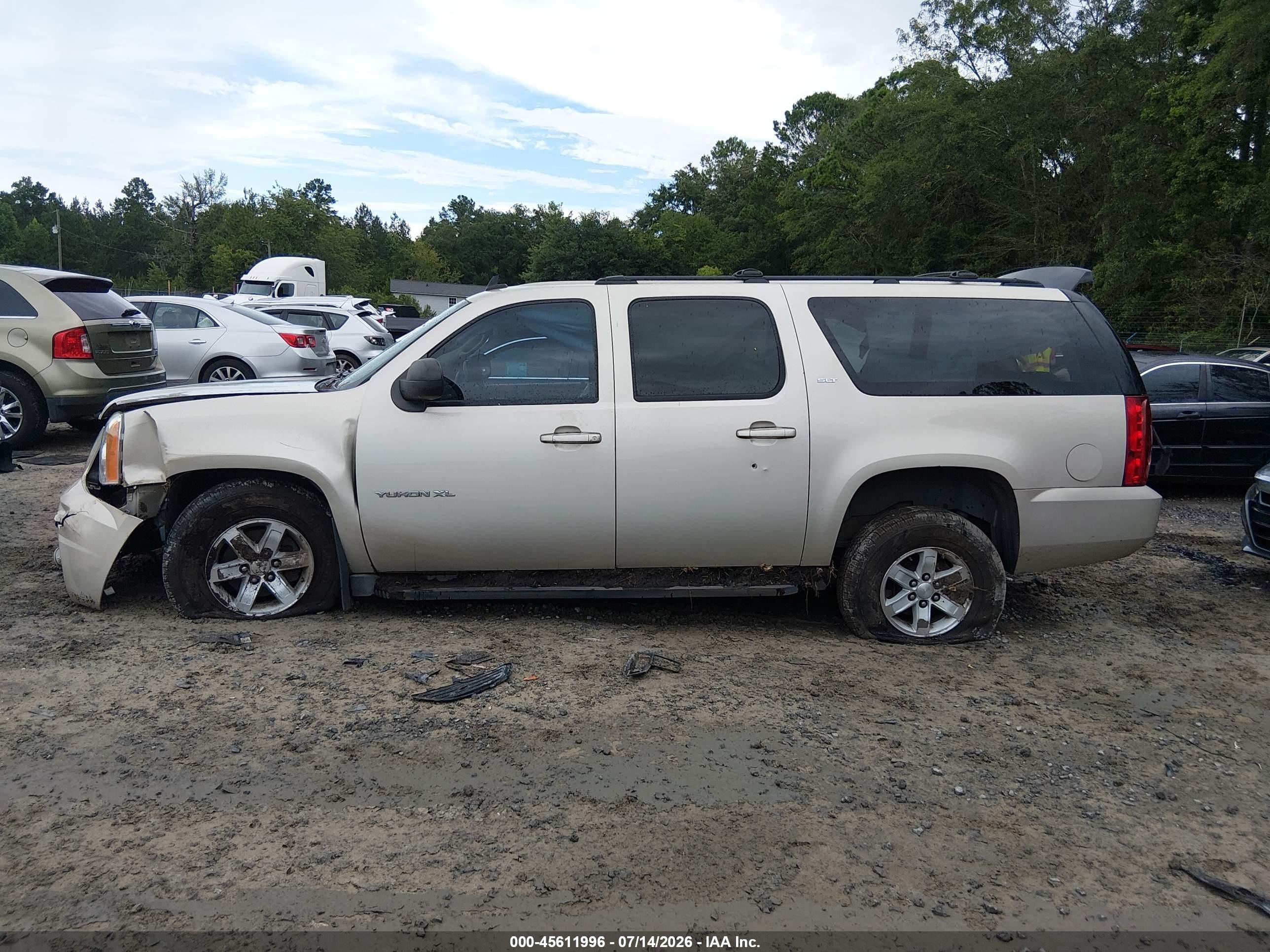2013 Gmc Yukon Xl 1500 Slt Beige vin: 1GKS1KE08DR303446