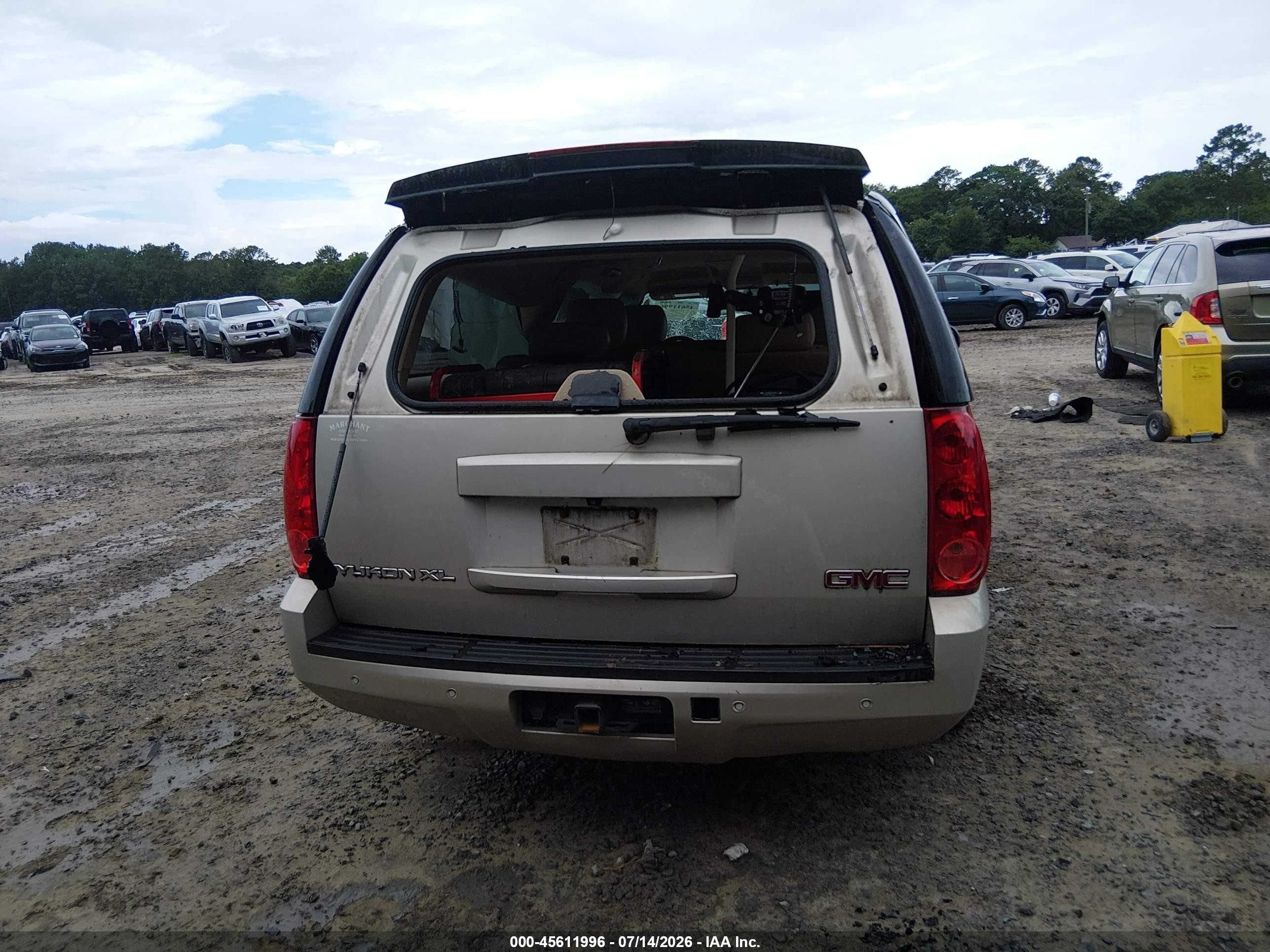 2013 Gmc Yukon Xl 1500 Slt Beige vin: 1GKS1KE08DR303446