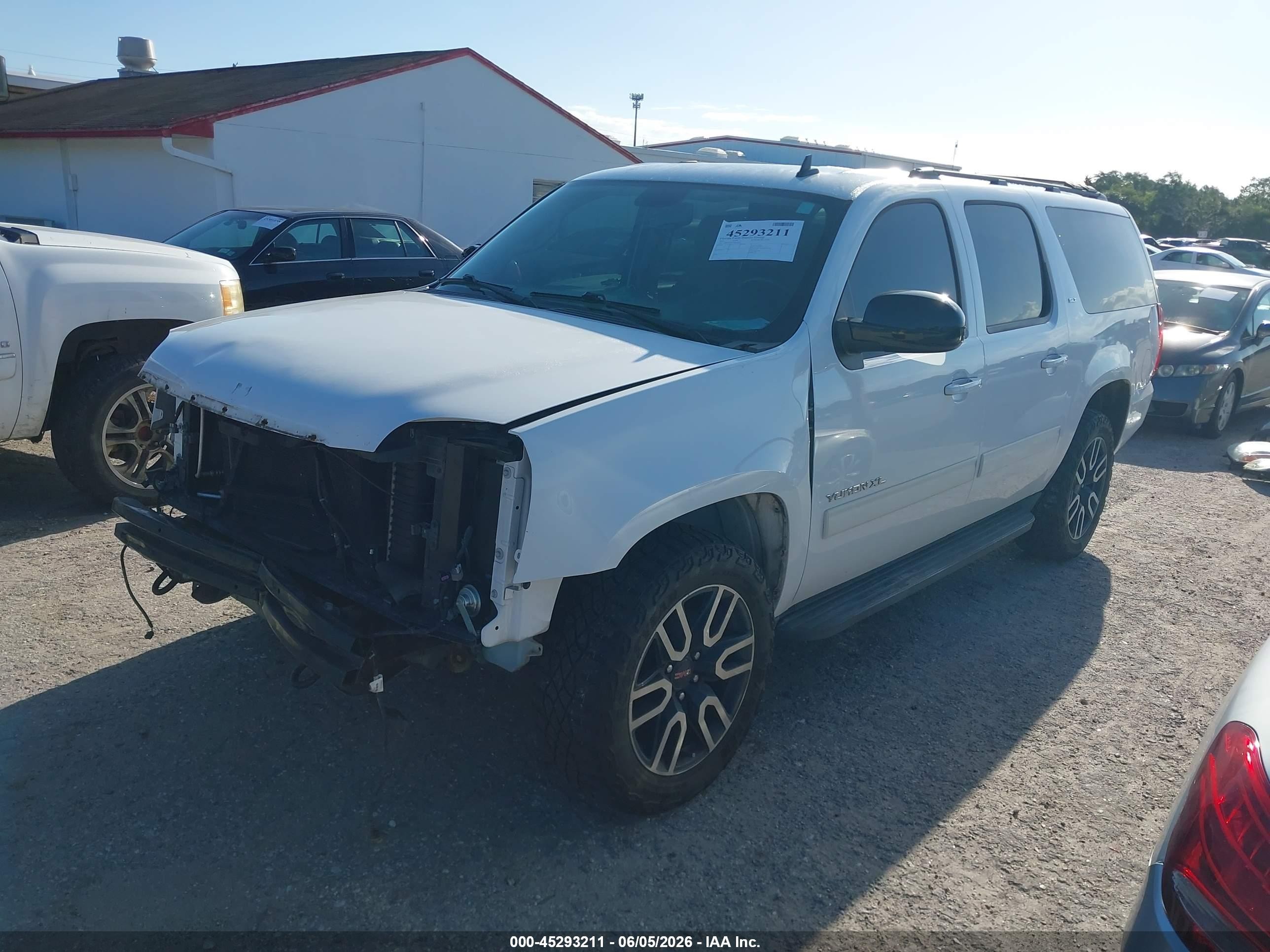 2013 Gmc Yukon Xl 1500 Slt White vin: 1GKS1KE0XDR176070