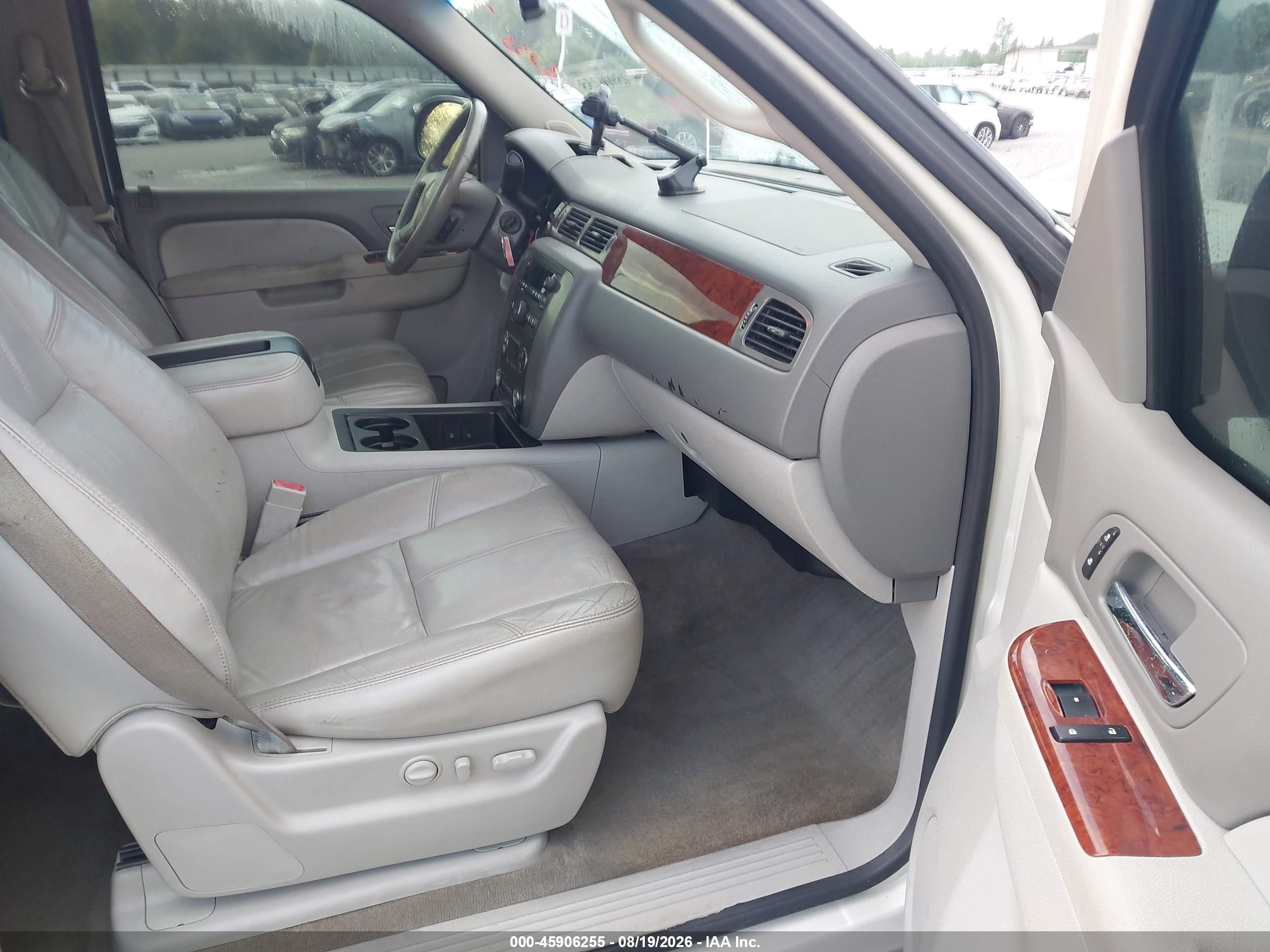 2012 Gmc Yukon Xl 1500 Slt White vin: 1GKS1LE0XCR101941
