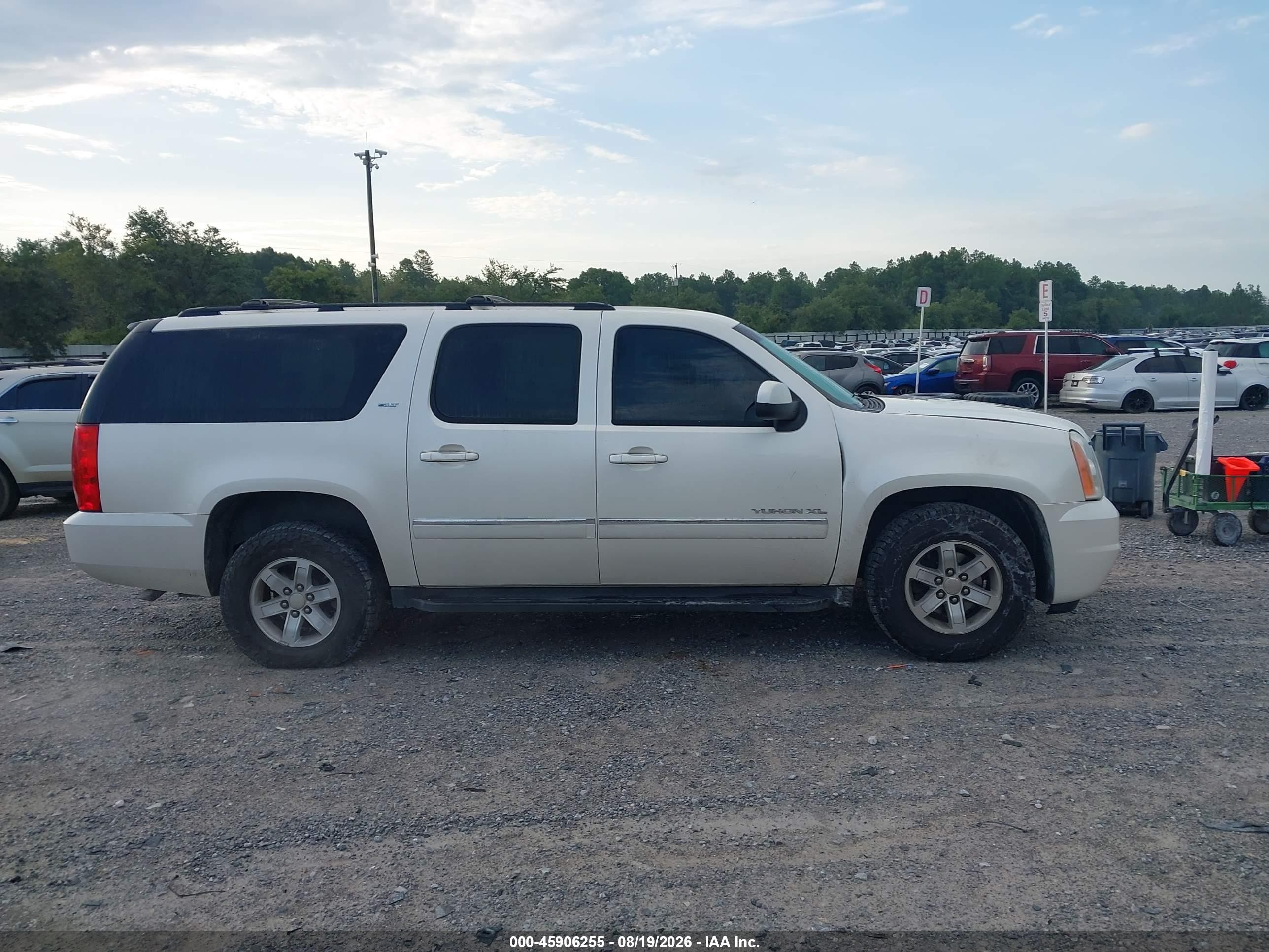 2012 Gmc Yukon Xl 1500 Slt White vin: 1GKS1LE0XCR101941