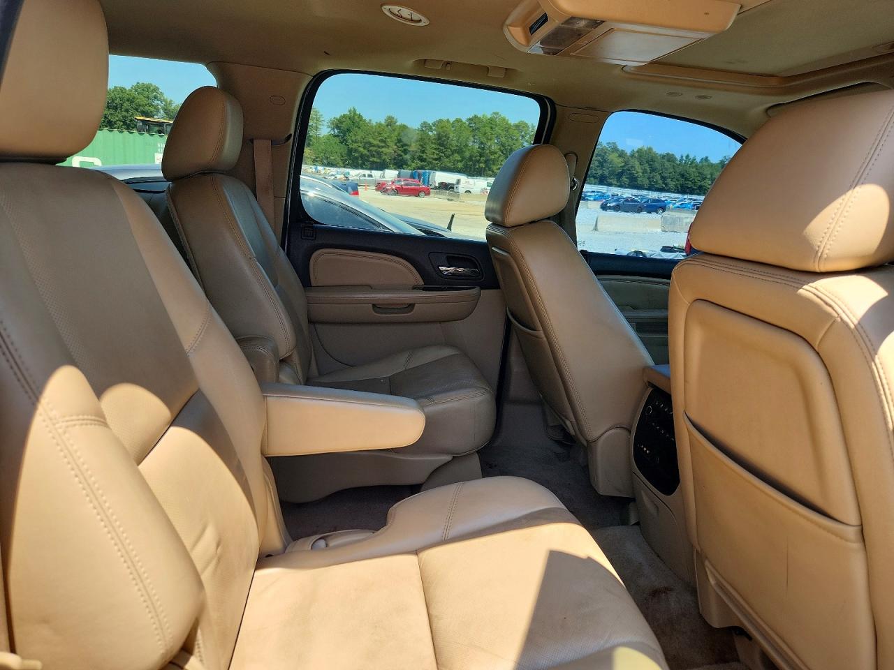 2011 Gmc Yukon Xl Denali White vin: 1GKS1MEF0BR216461