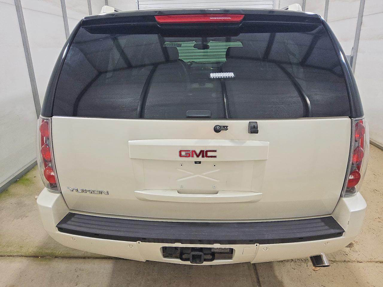 2013 Gmc Yukon Xl Denali White vin: 1GKS1MEF0DR149878