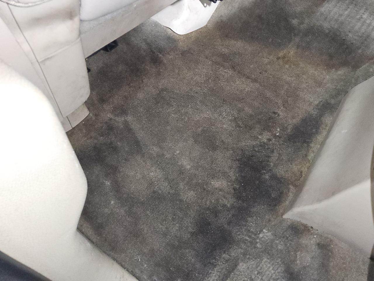 2013 Gmc Yukon Xl Denali White vin: 1GKS1MEF0DR149878 Damage: Left Rear Carpet, Stained, Permanent