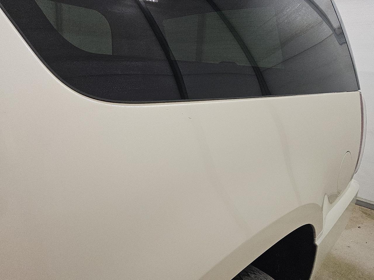 2013 Gmc Yukon Xl Denali White vin: 1GKS1MEF0DR149878 Damage: Left Qtr Panel, Heavy Scratch, 1 To 2 Inches