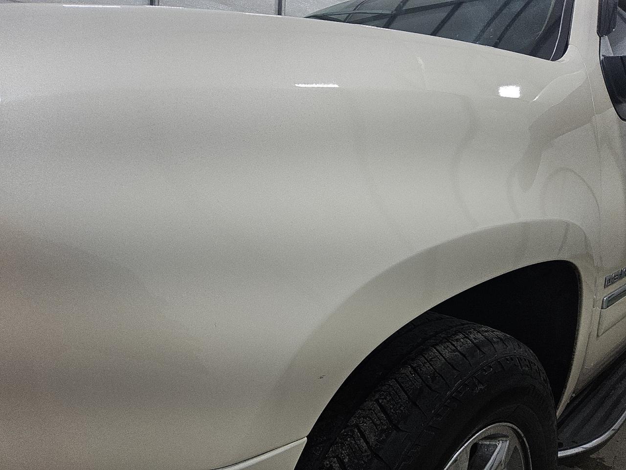 2013 Gmc Yukon Xl Denali White vin: 1GKS1MEF0DR149878 Damage: Left Front Fender, Multiple Scratches Heavy, 2