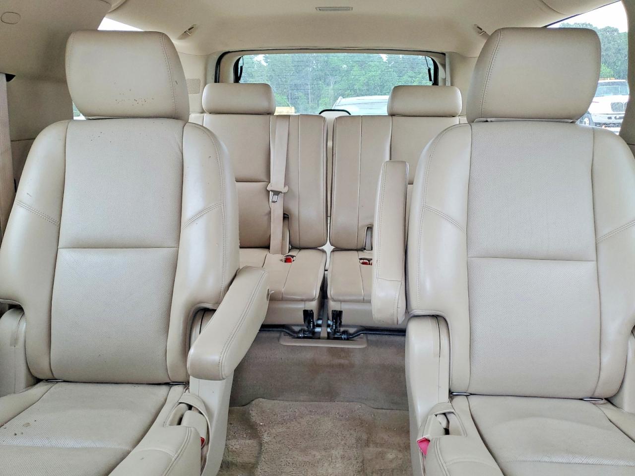 2012 Gmc Yukon Xl Denali Beige vin: 1GKS1MEF1CR227731