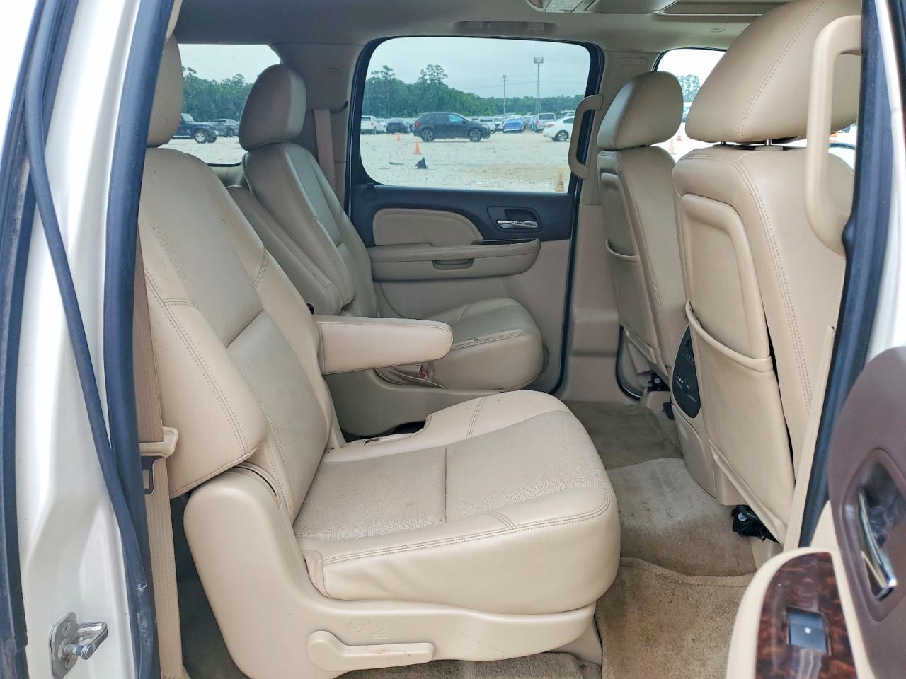 2012 Gmc Yukon Xl Denali Beige vin: 1GKS1MEF1CR227731