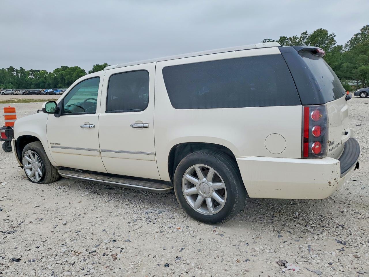 2012 Gmc Yukon Xl Denali Beige vin: 1GKS1MEF1CR227731