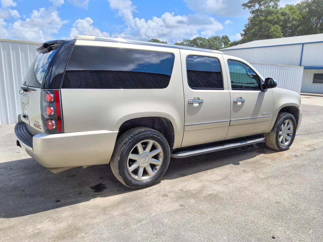 2013 Gmc Yukon Xl Denali Beige vin: 1GKS1MEF1DR146245
