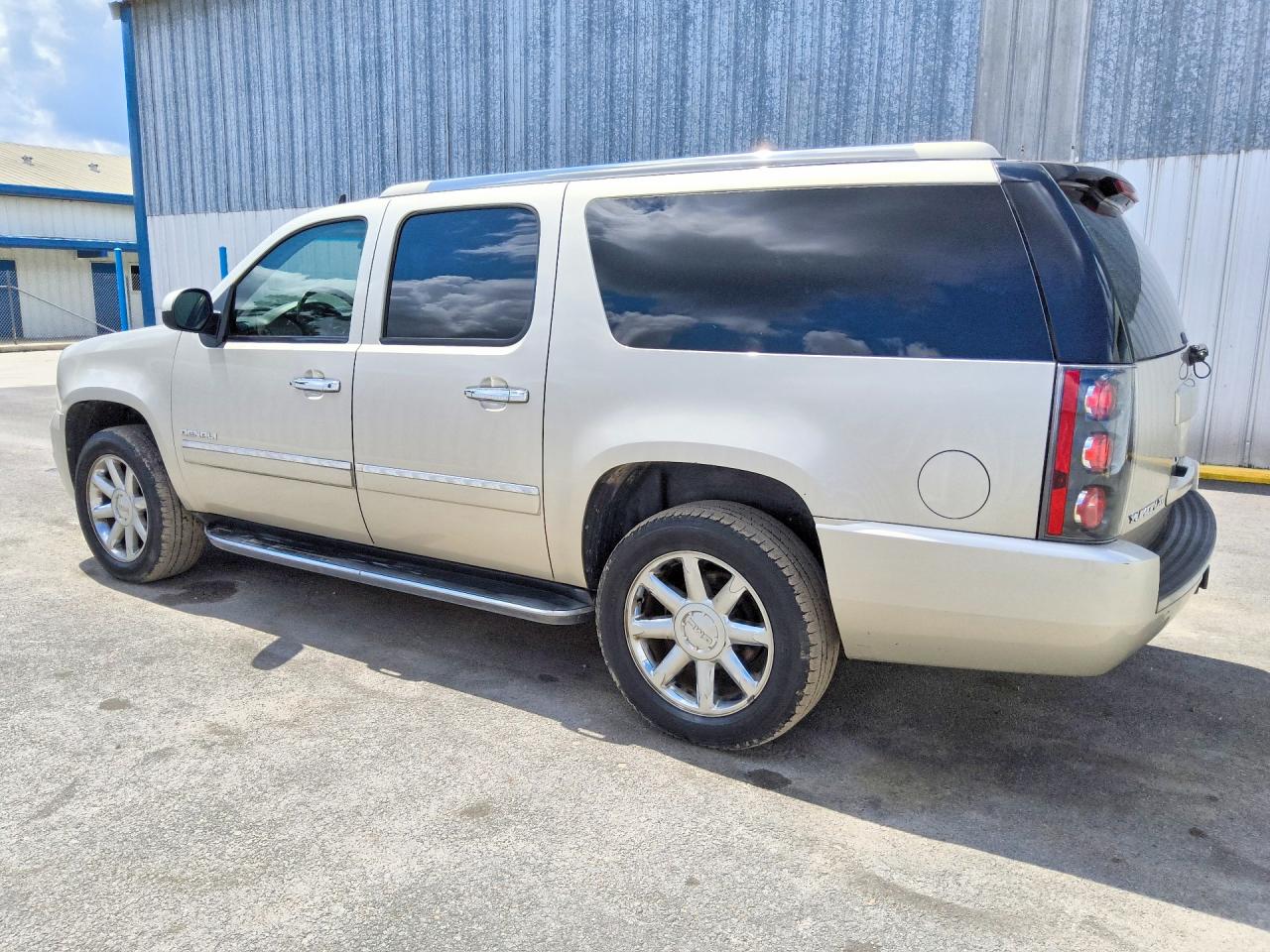 2013 Gmc Yukon Xl Denali Beige vin: 1GKS1MEF1DR146245
