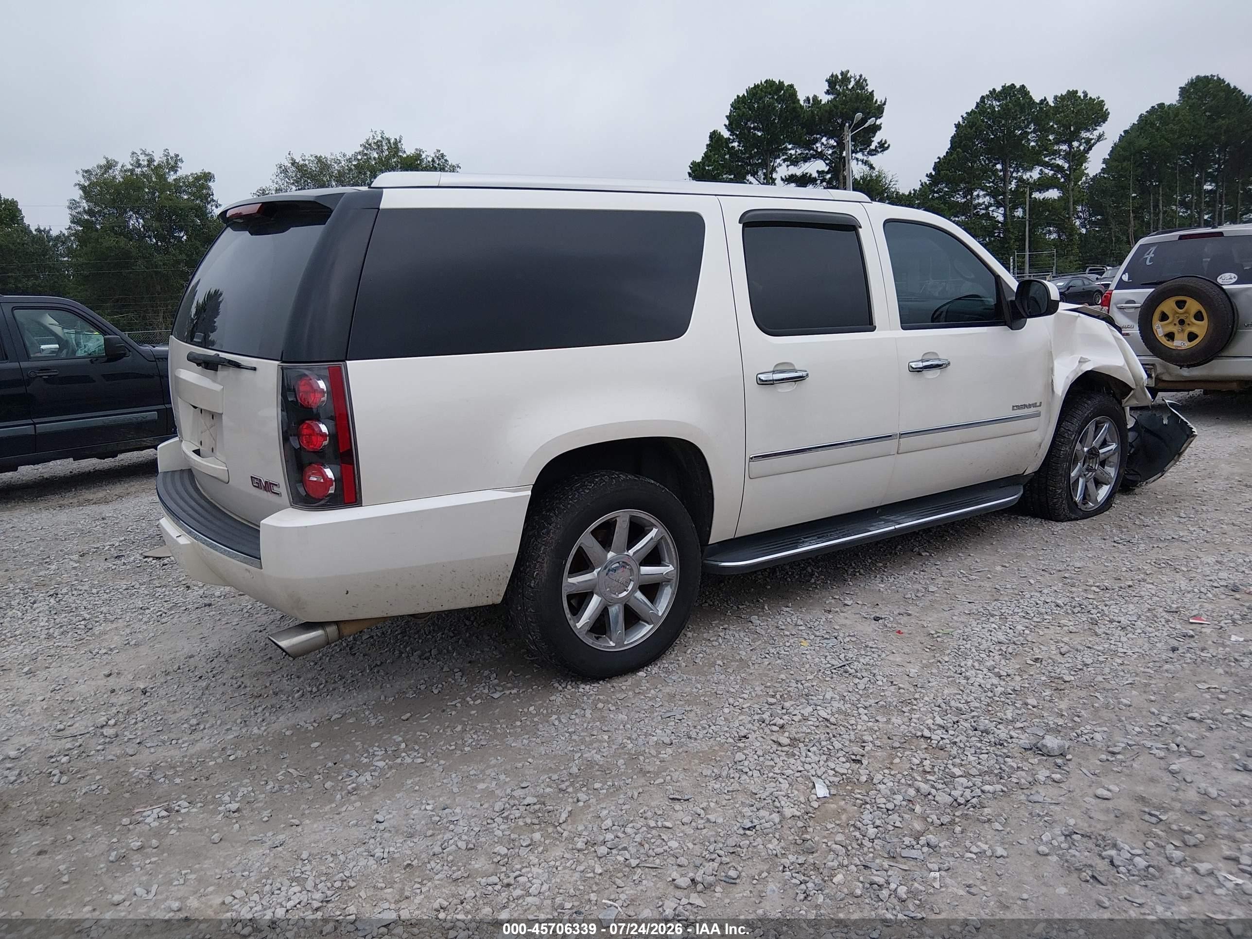 2011 Gmc Yukon Xl 1500 Denali Кремовый vin: 1GKS1MEF5BR135682