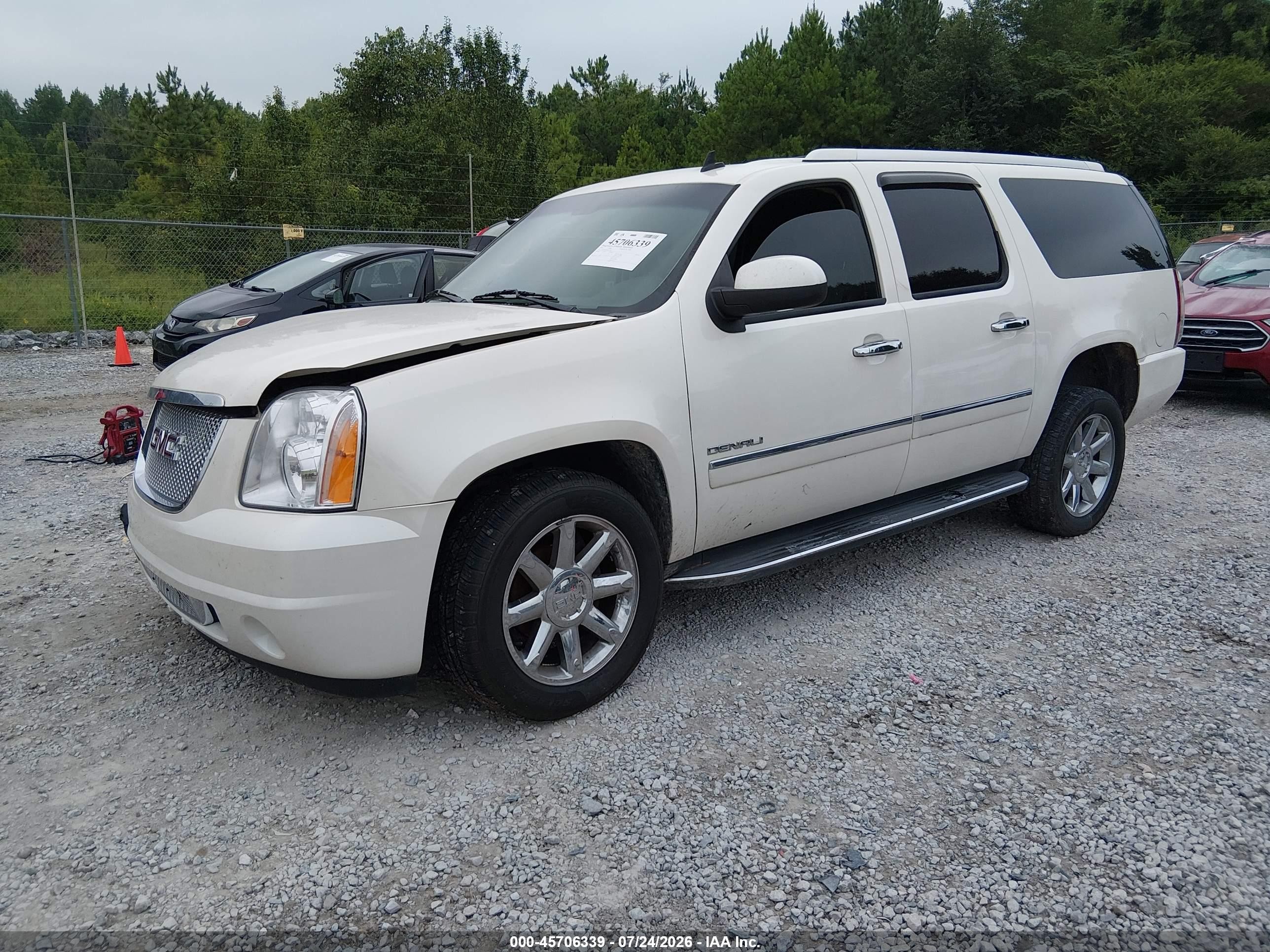 2011 Gmc Yukon Xl 1500 Denali Кремовый vin: 1GKS1MEF5BR135682
