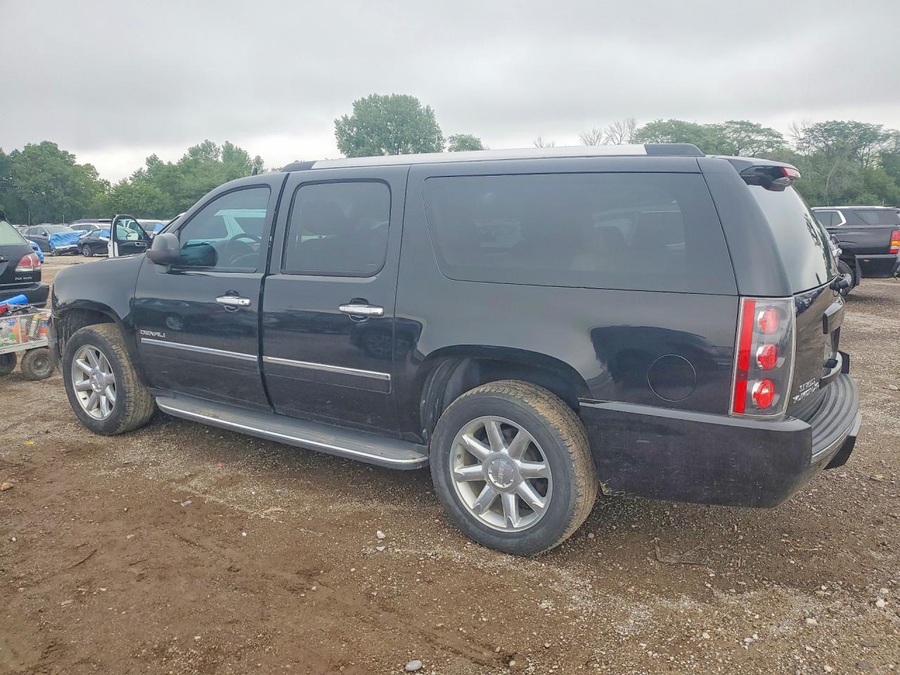 2013 Gmc Yukon Xl Denali Black vin: 1GKS1MEF9DR105118