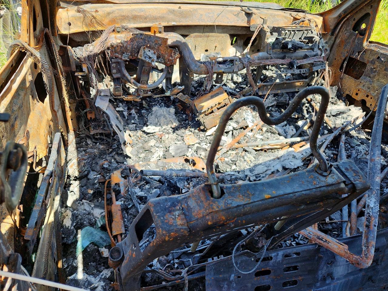 2012 Gmc Yukon Xl Denali Burn vin: 1GKS1MEFXCR120645