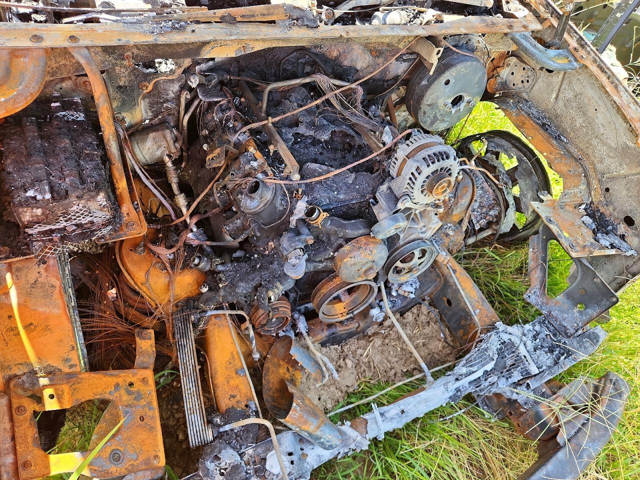 2012 Gmc Yukon Xl Denali Burn vin: 1GKS1MEFXCR120645