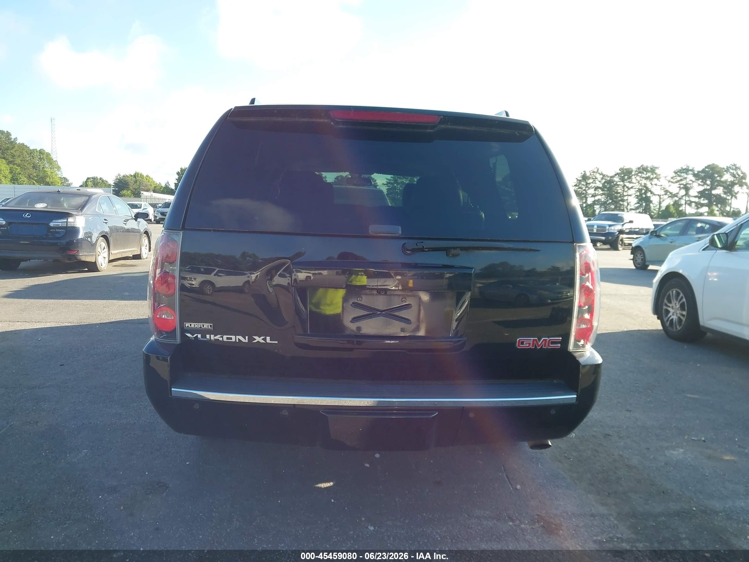 2012 Gmc Yukon Xl 1500 Denali Black vin: 1GKS1MEFXCR282534