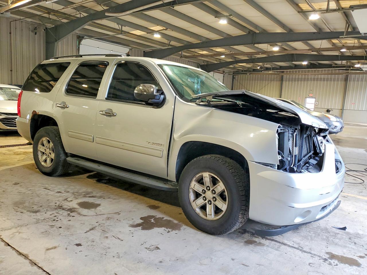 2013 Gmc Yukon Sle Серебряный vin: 1GKS2AE01DR304283