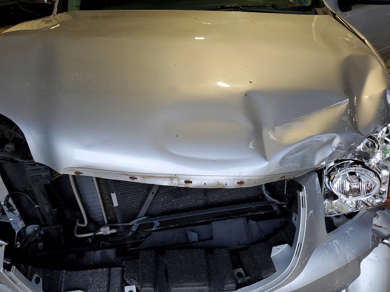 2013 Gmc Yukon Sle Серебряный vin: 1GKS2AE01DR304283