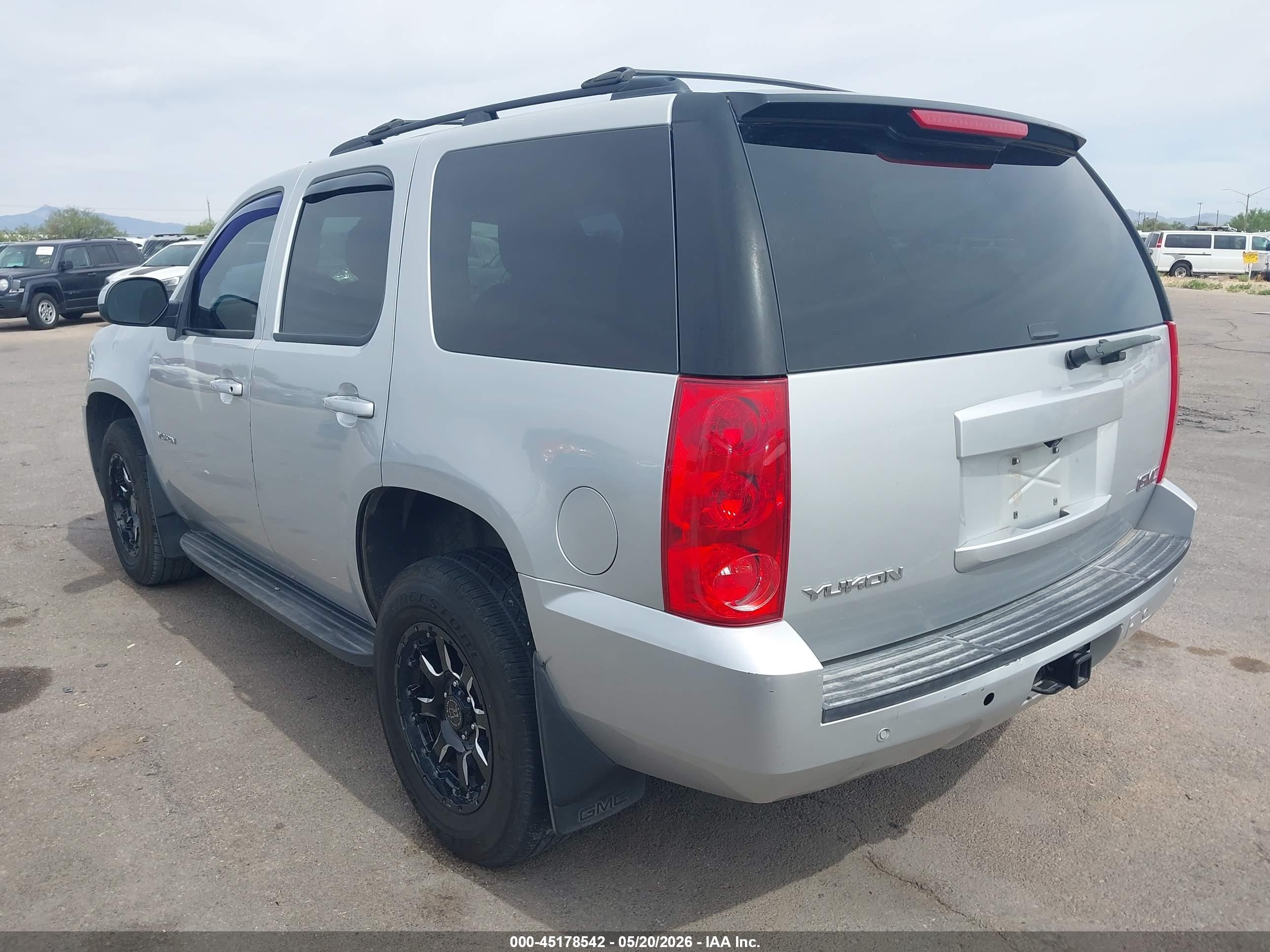 2014 Gmc Yukon Sle Серебряный vin: 1GKS2AE01ER156900