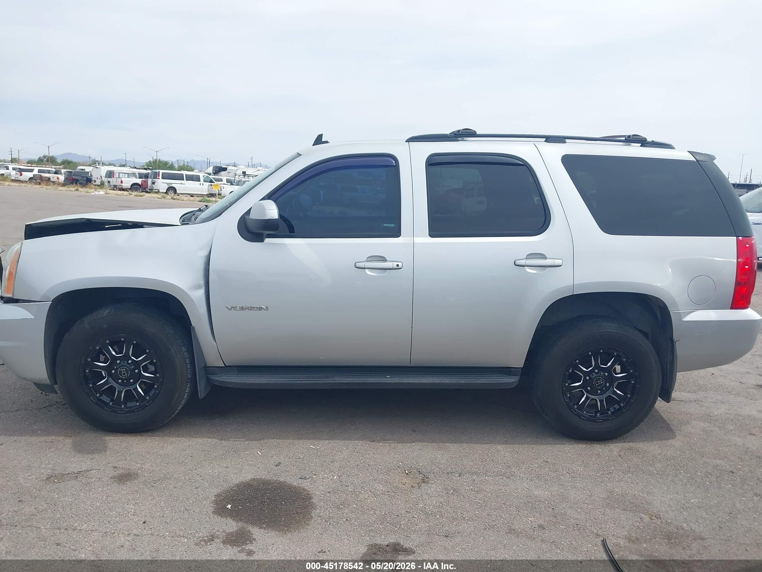 2014 Gmc Yukon Sle Серебряный vin: 1GKS2AE01ER156900
