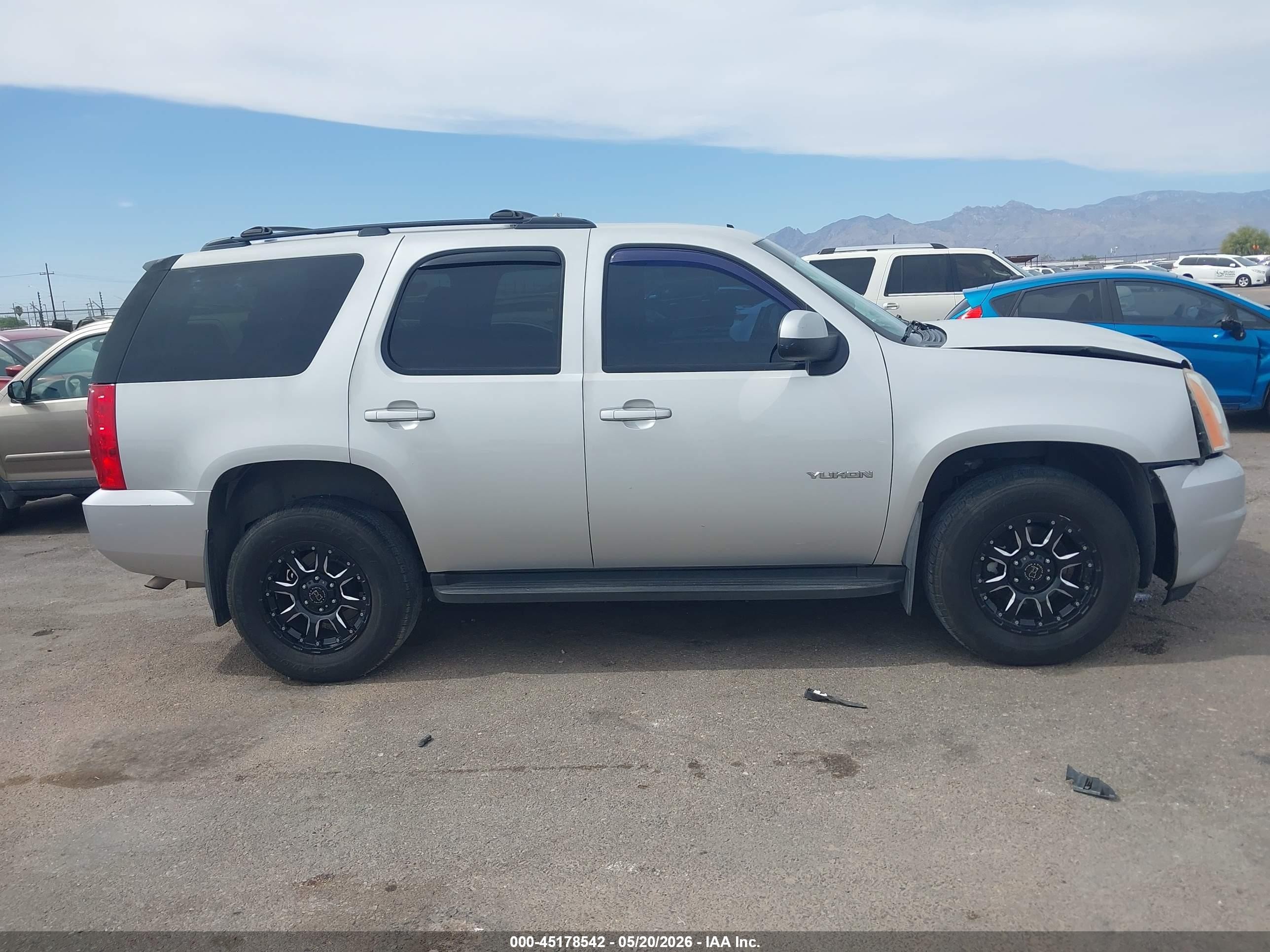 2014 Gmc Yukon Sle Серебряный vin: 1GKS2AE01ER156900