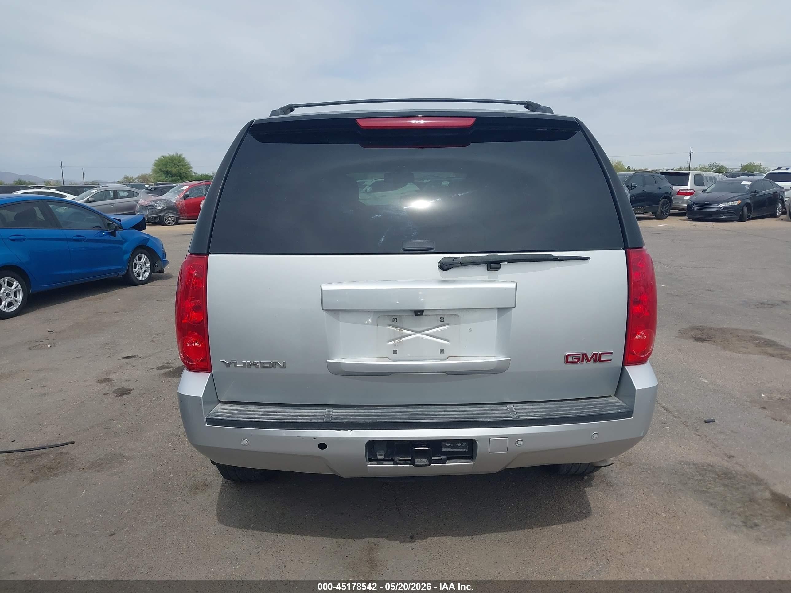 2014 Gmc Yukon Sle Серебряный vin: 1GKS2AE01ER156900