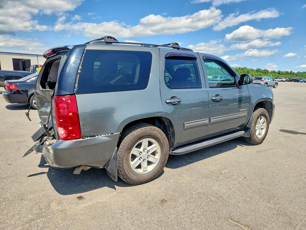 2011 Gmc Yukon Sle Charcoal vin: 1GKS2AE03BR159759