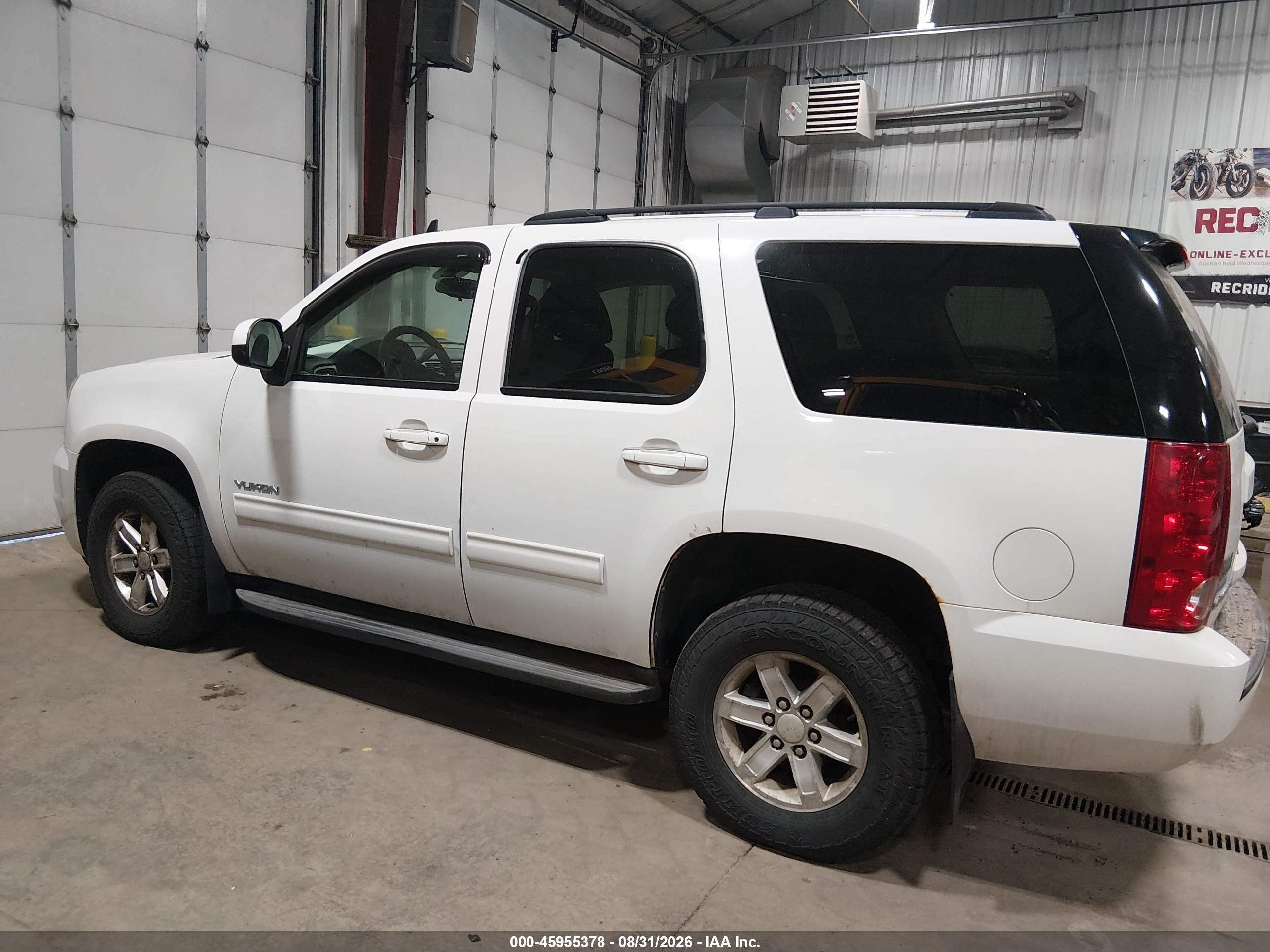 2011 Gmc Yukon Sle White vin: 1GKS2AE03BR229874