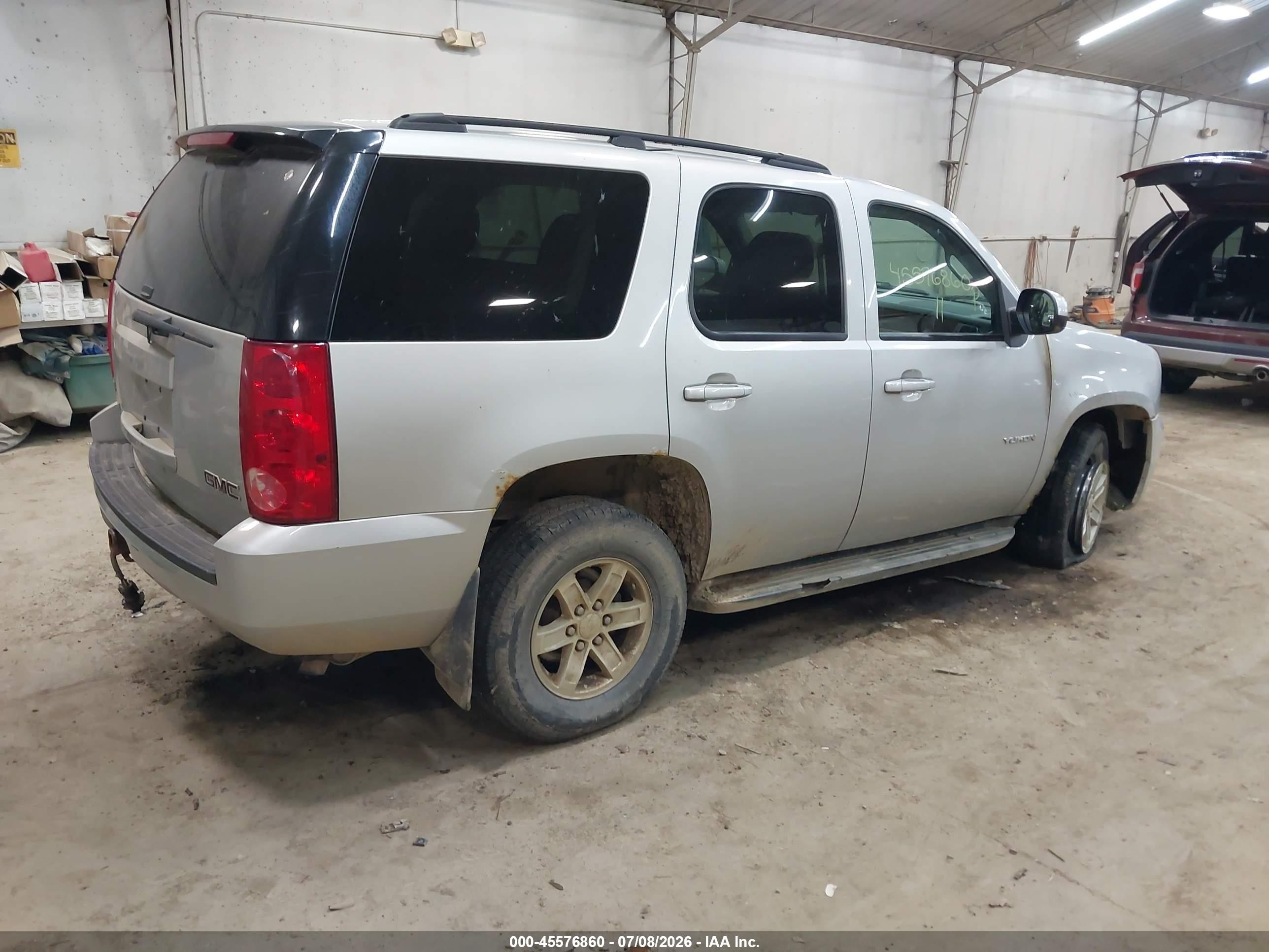 2011 Gmc Yukon Sle Silver vin: 1GKS2AE06BR245731