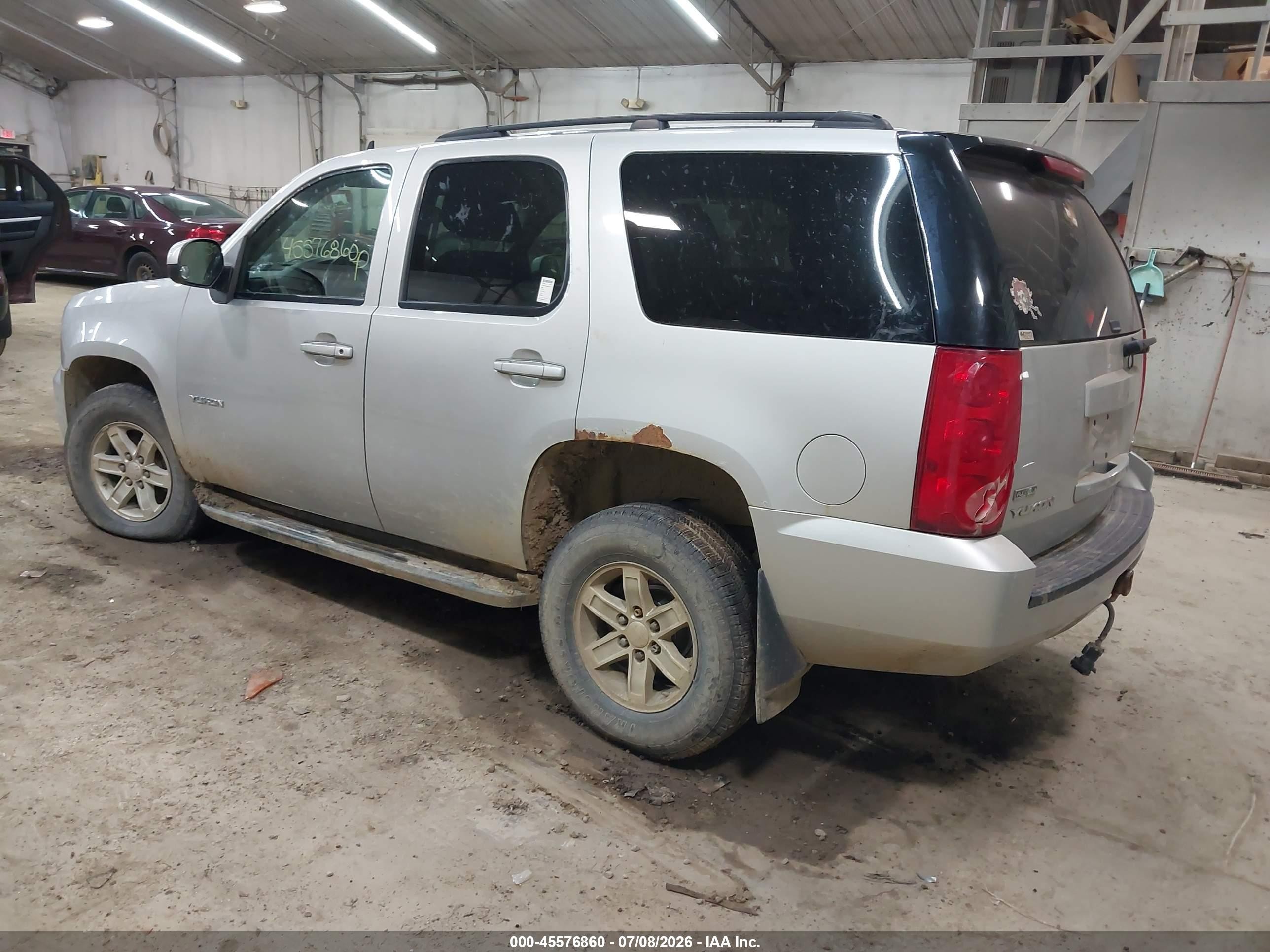 2011 Gmc Yukon Sle Silver vin: 1GKS2AE06BR245731