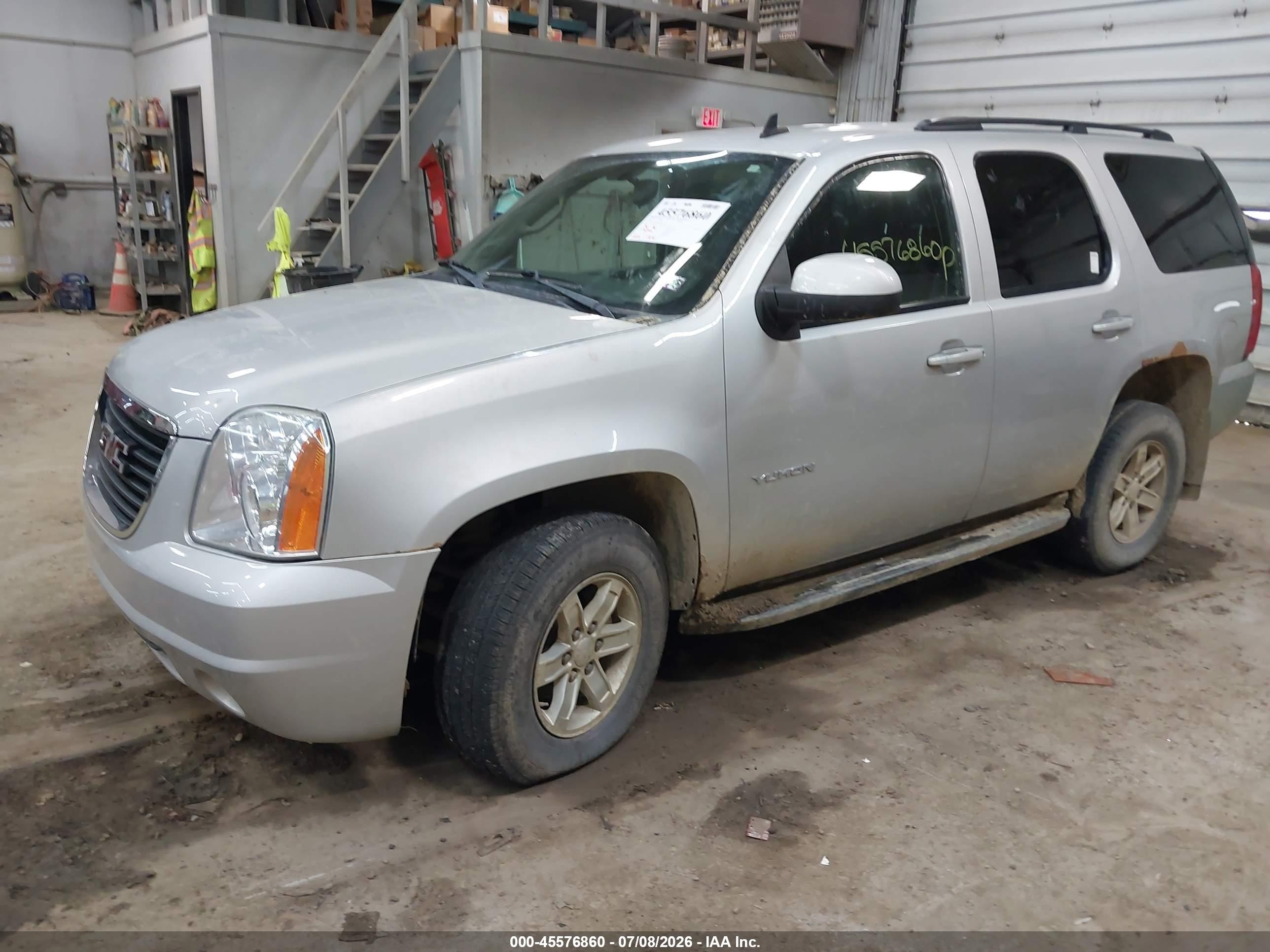 2011 Gmc Yukon Sle Silver vin: 1GKS2AE06BR245731