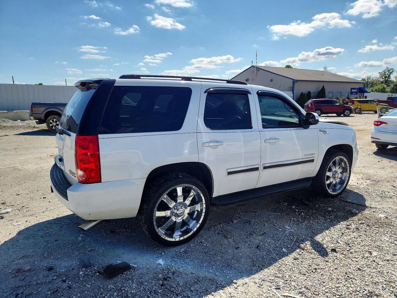 2011 Gmc Yukon Sle White vin: 1GKS2AE07BR231434