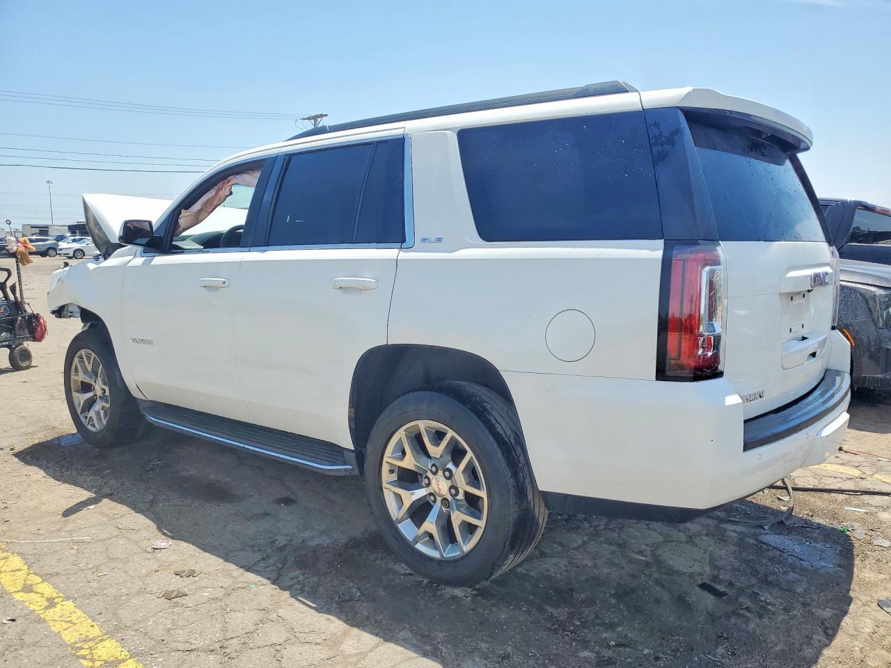 2015 Gmc Yukon Sle Белый vin: 1GKS2AKC0FR581136