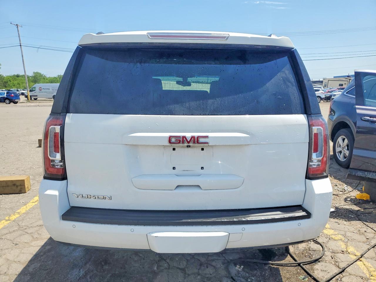 2015 Gmc Yukon Sle Белый vin: 1GKS2AKC0FR581136